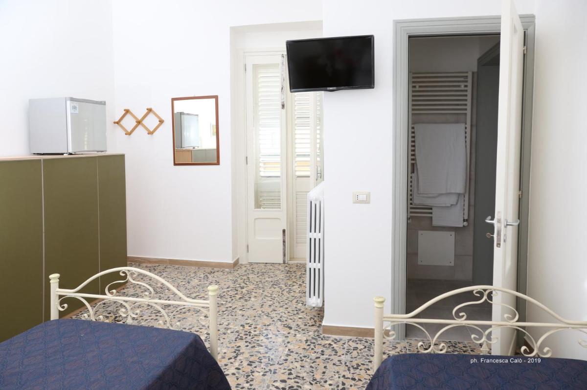 Double or Twin Room photo 2