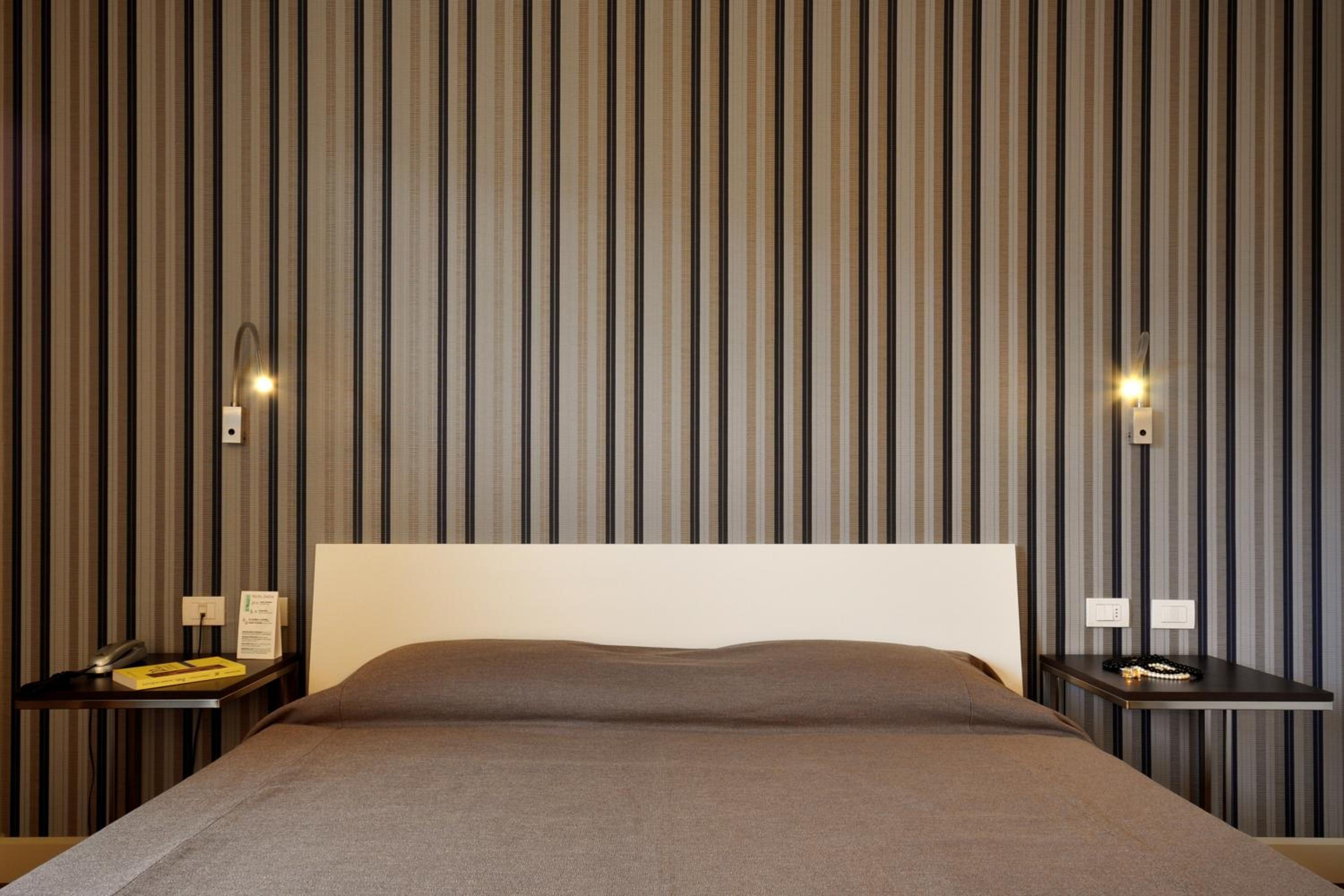 Twin Room - Photo 14