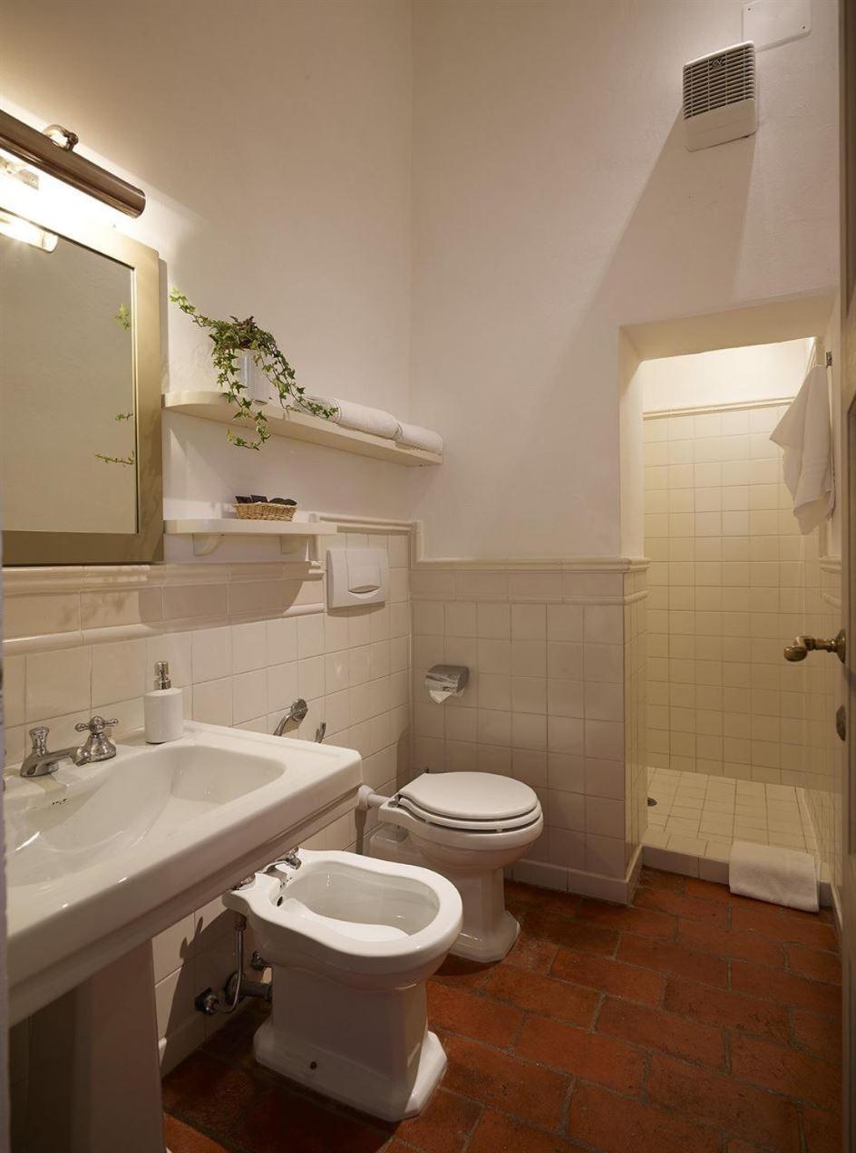 Seven-Bedroom Villa photo 3