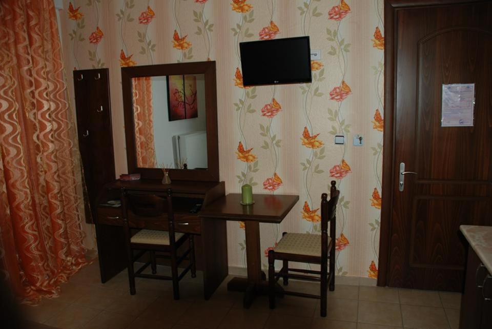 Studio (2 Adults) photo 1