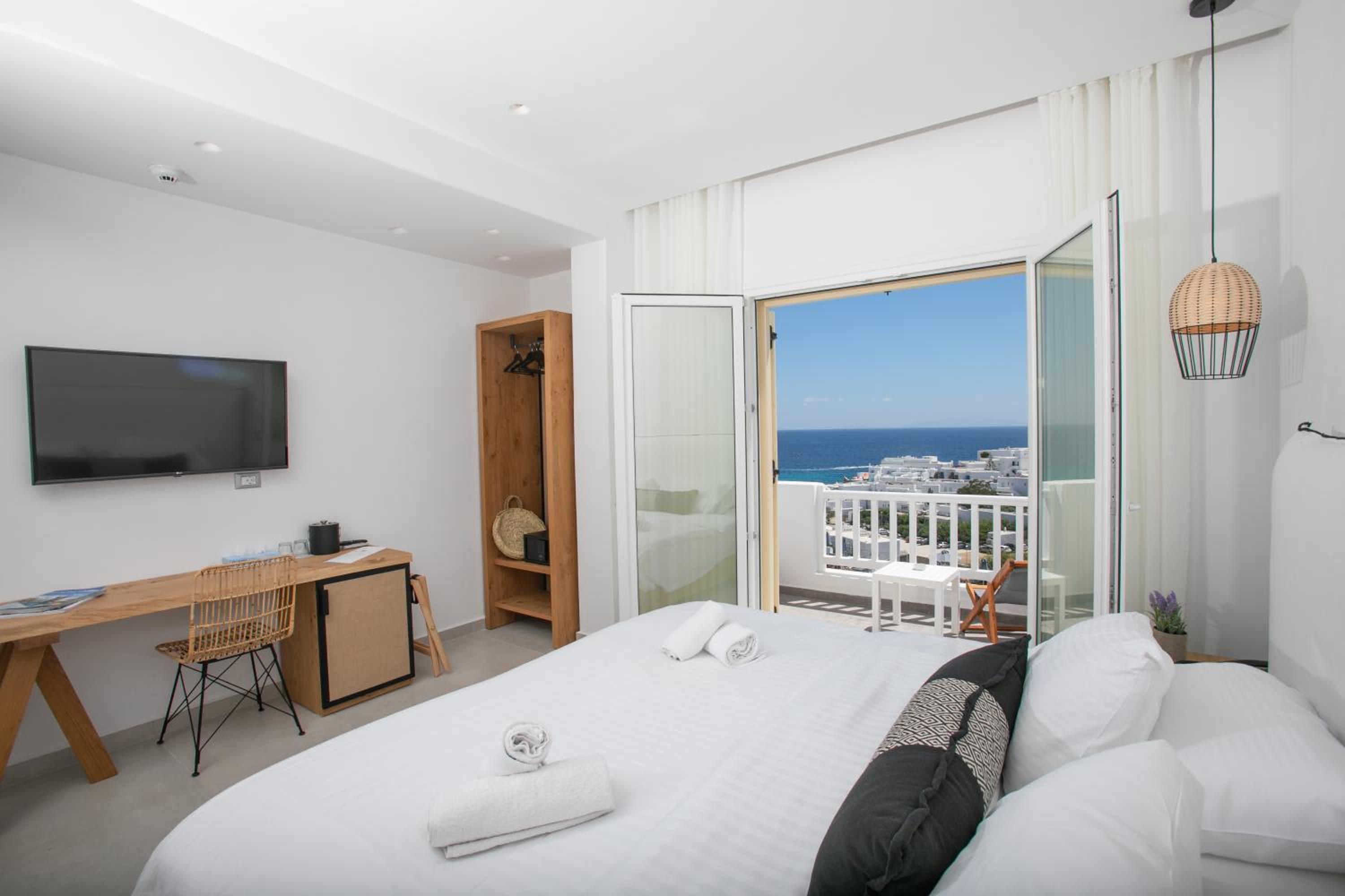 Deluxe Double or Twin Room with Sea View - Photo 1