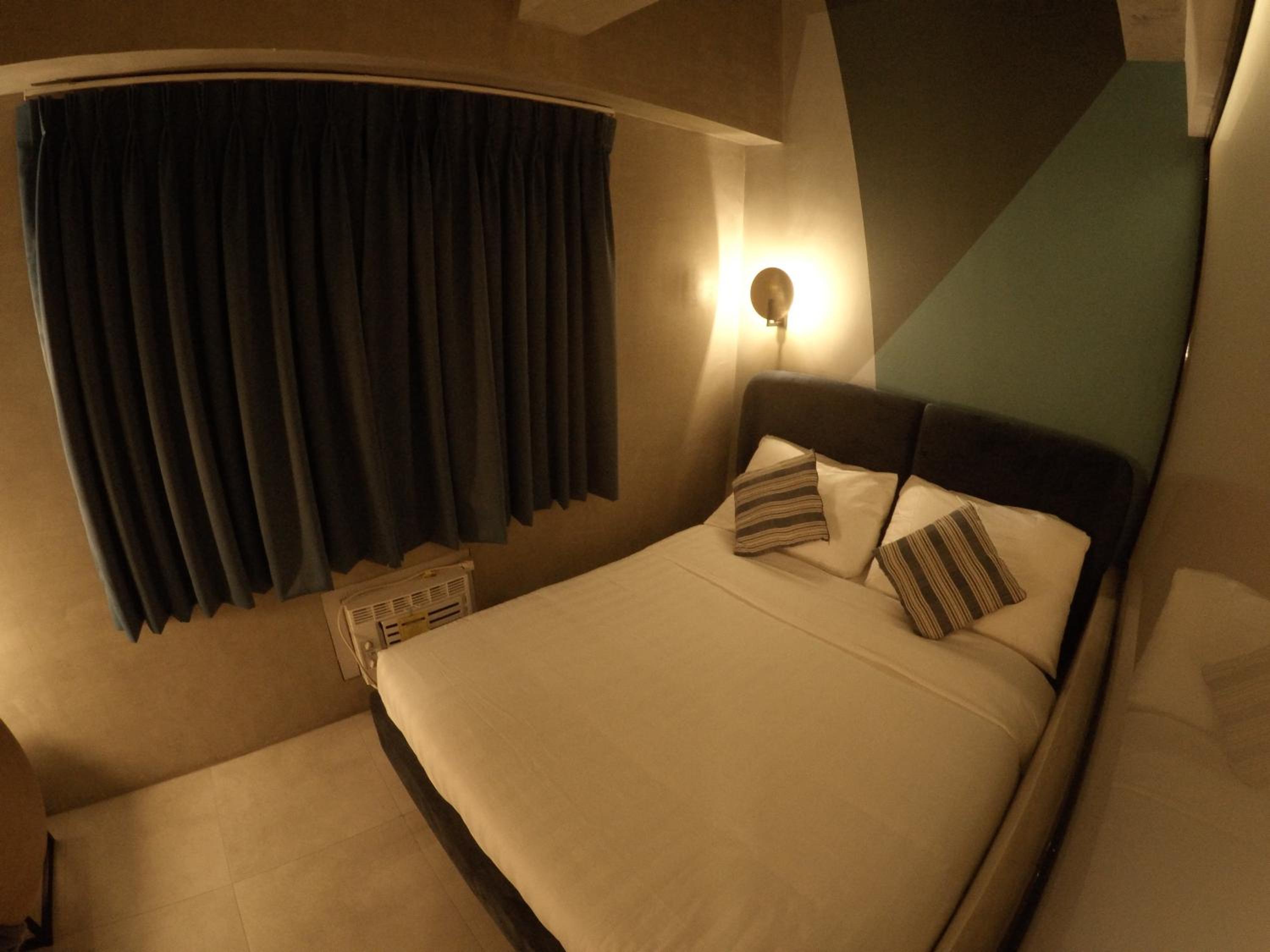 Deluxe Queen Room - Photo 5