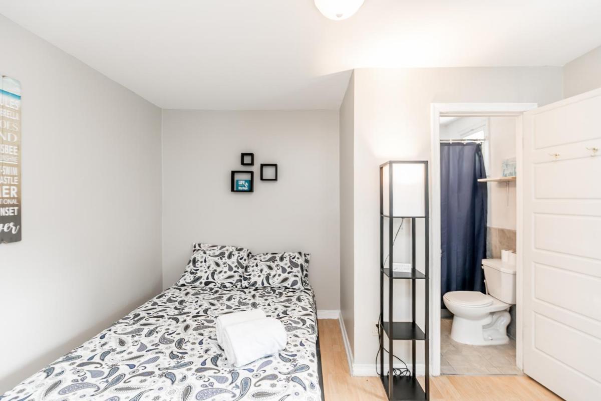 Standard Room with Double Bed photo 3