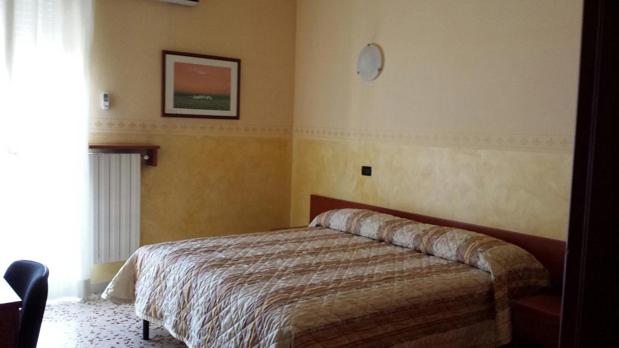 Double or Twin Room photo 3