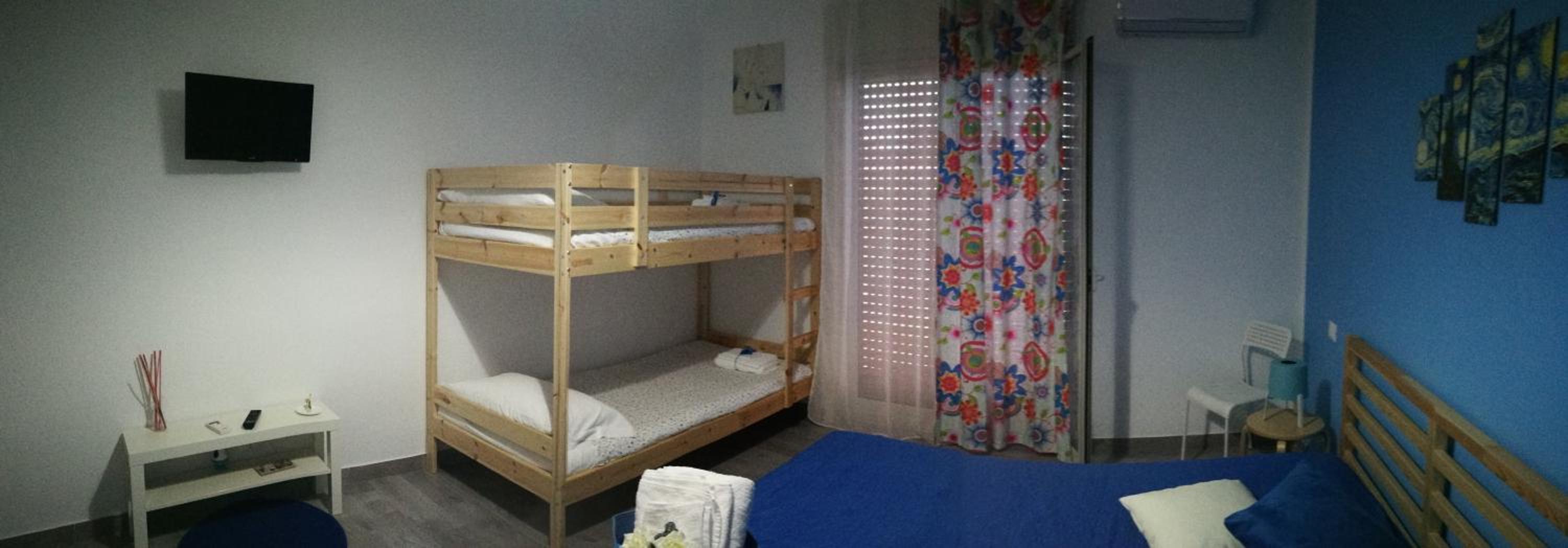 Quadruple Room with Sea View - Photo 7