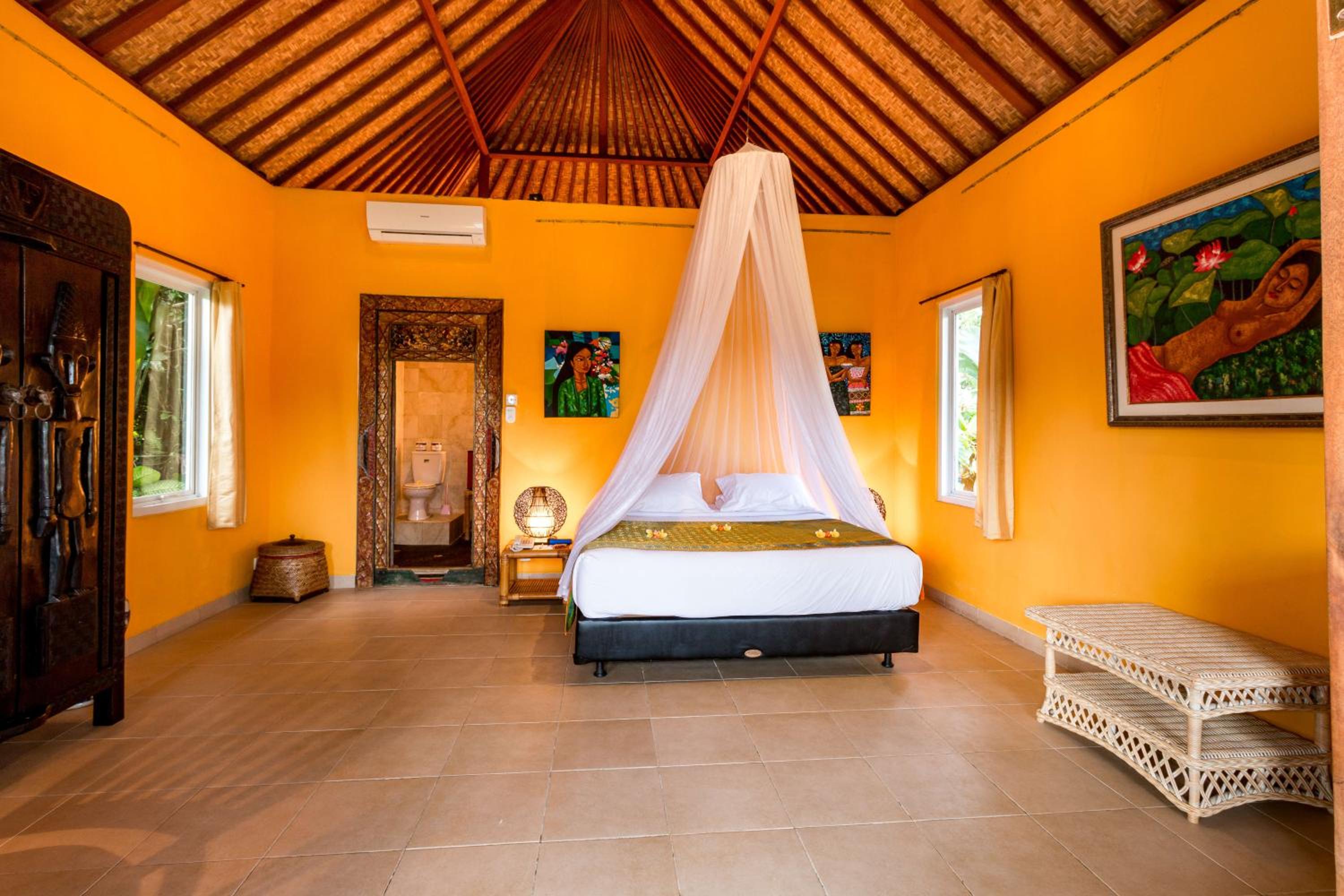 Luxury Villa with Garden View - Photo 4