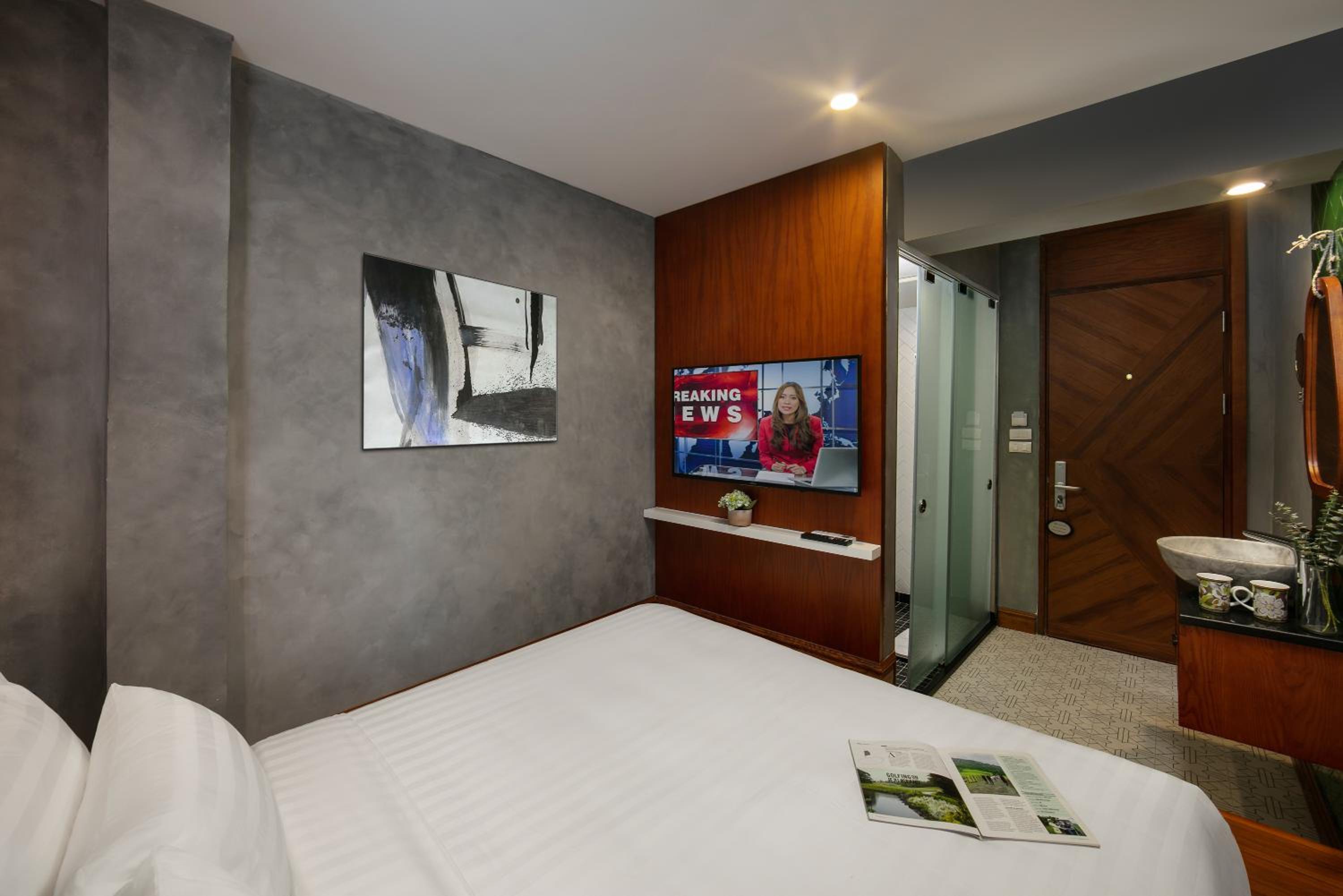 Standard King Room photo 1