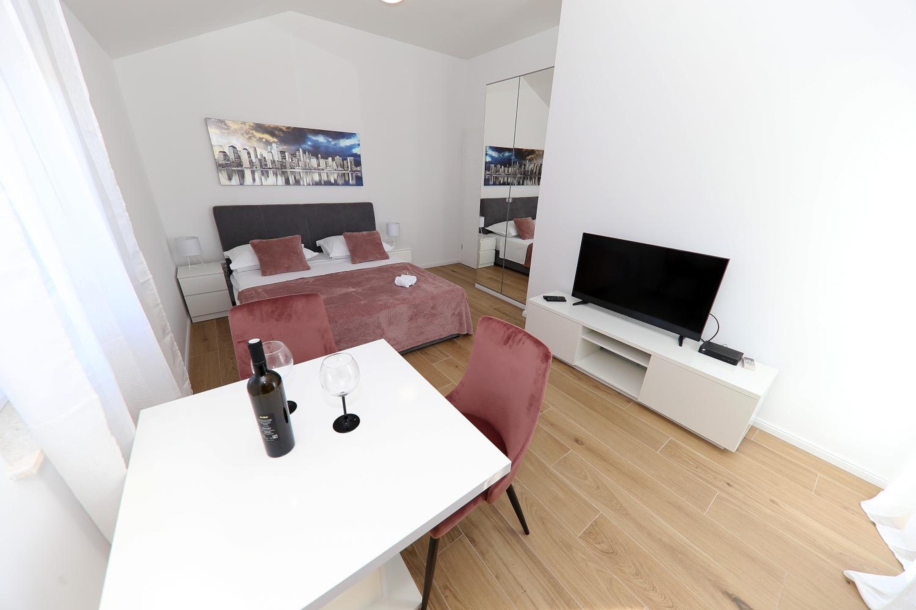 Studio Apartment