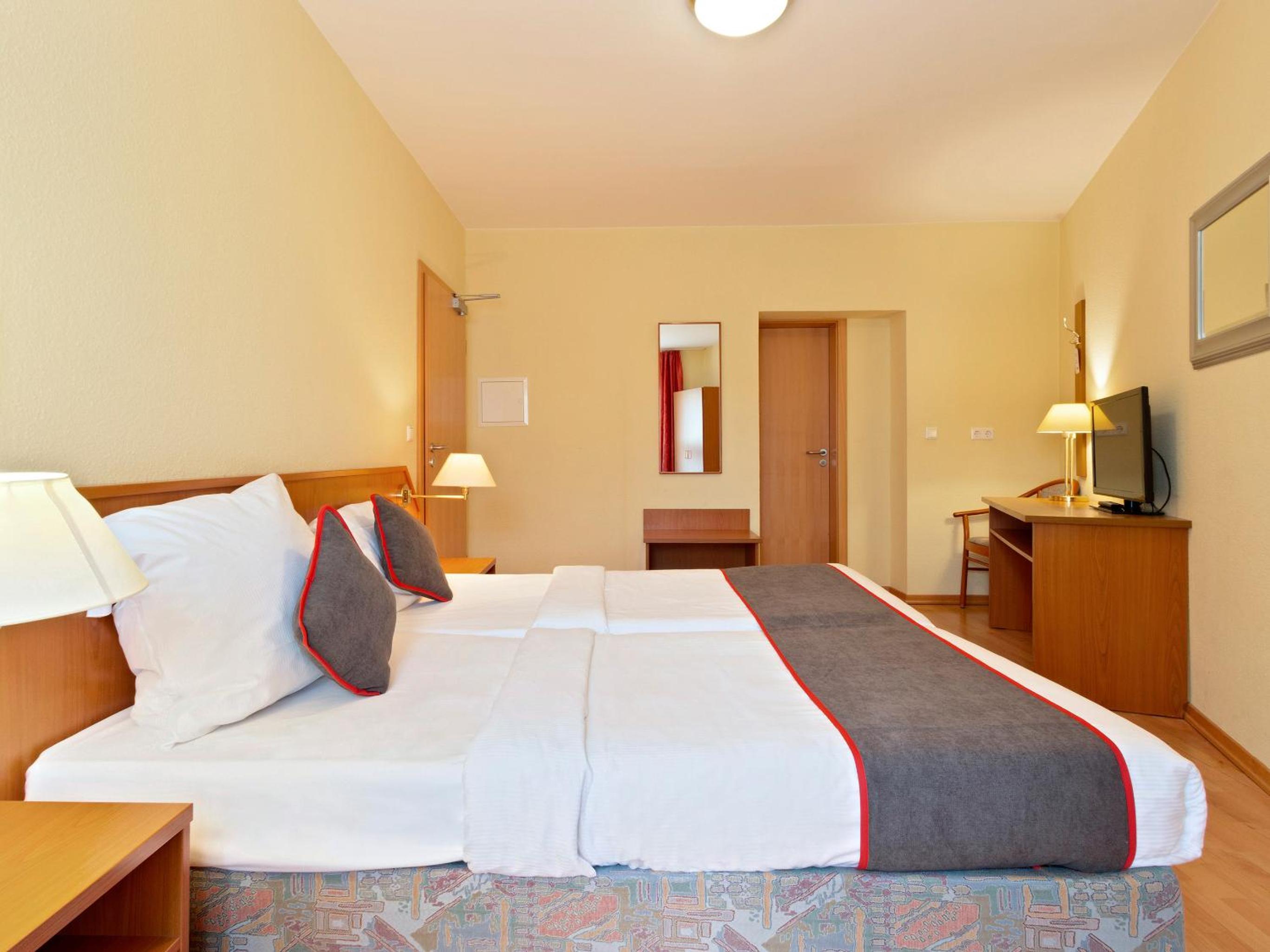 Double or Twin Room photo 2