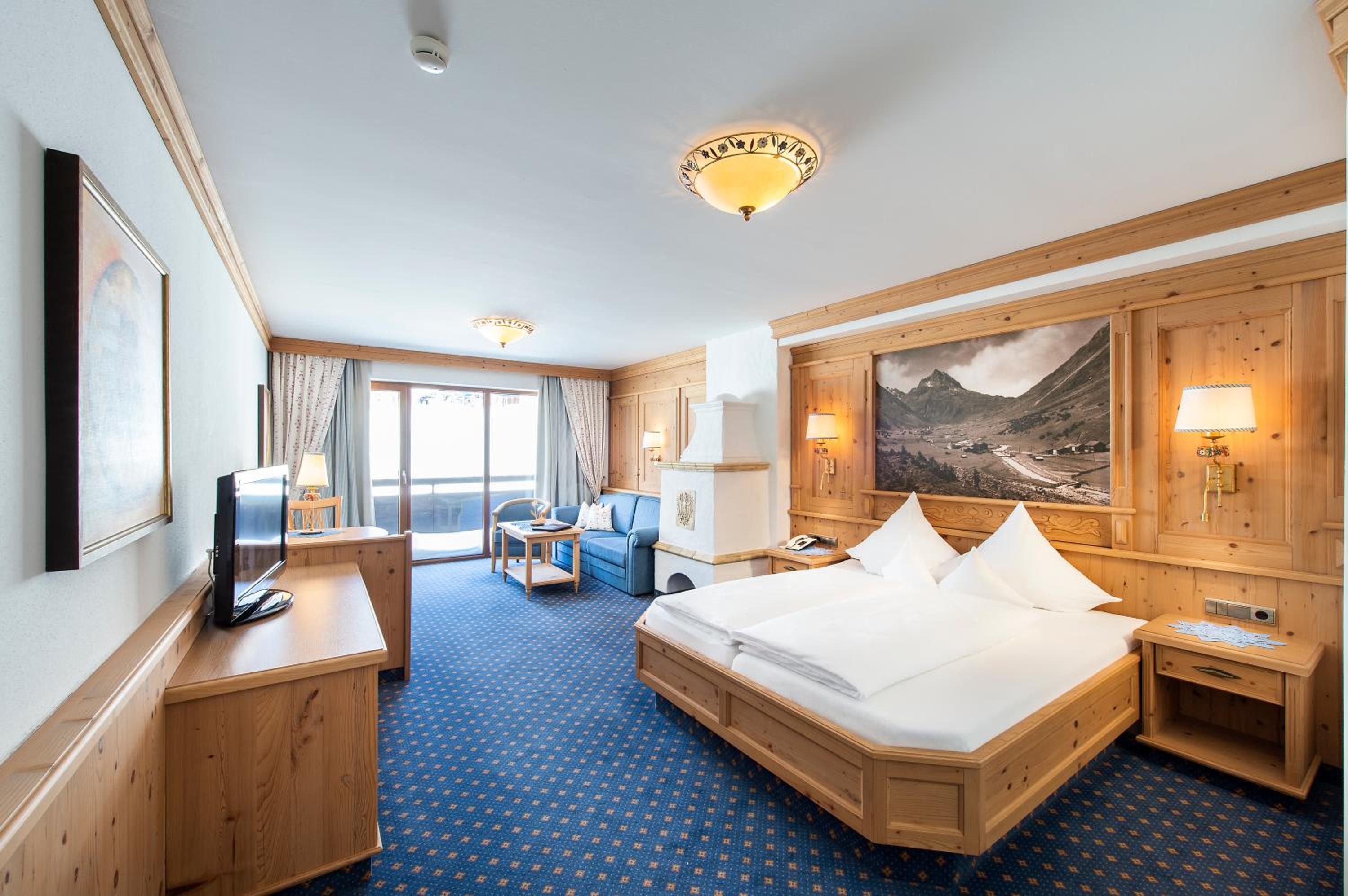 Deluxe Suite - Photo 1