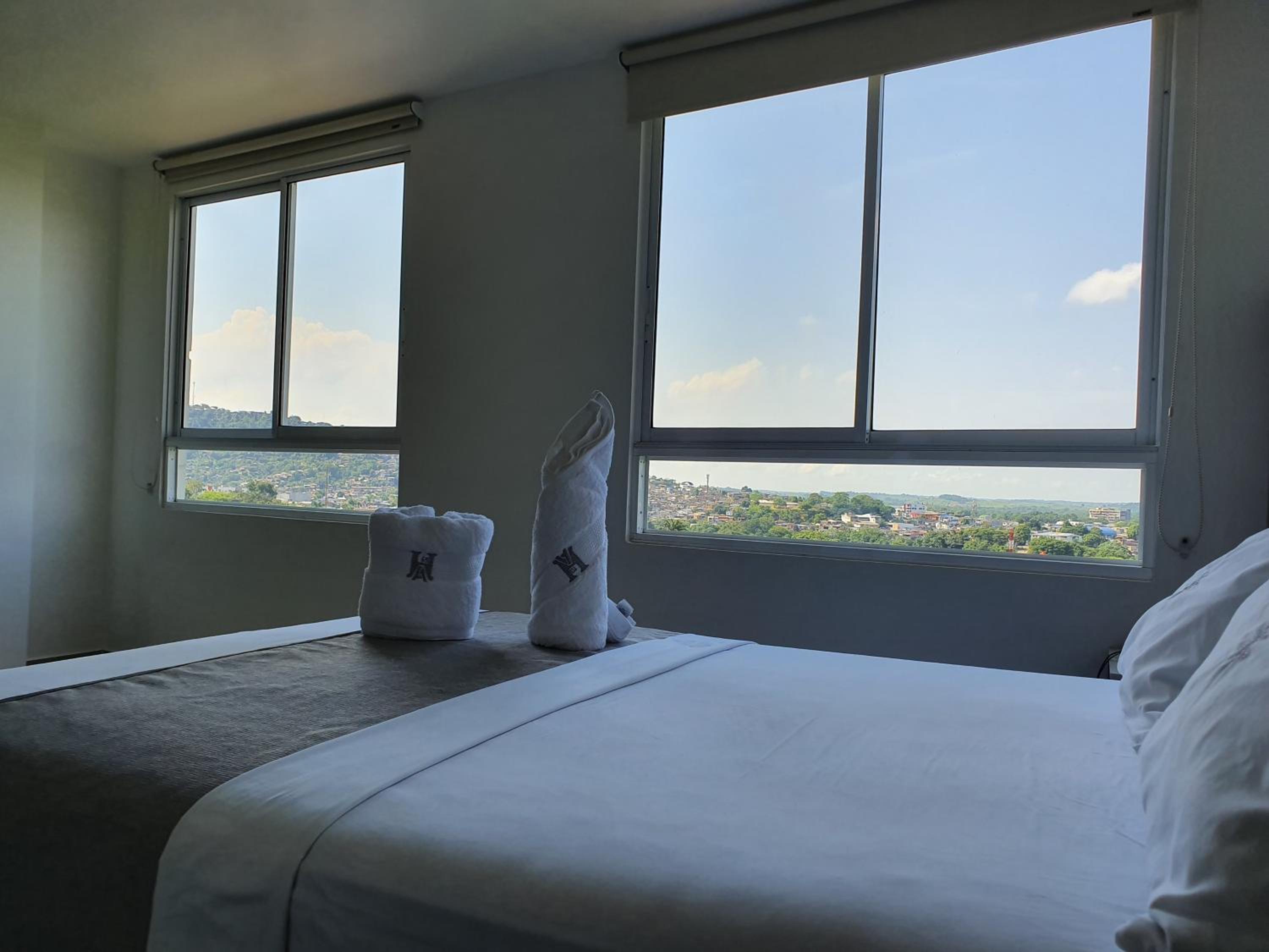 Deluxe Double Room with Balcony photo 3