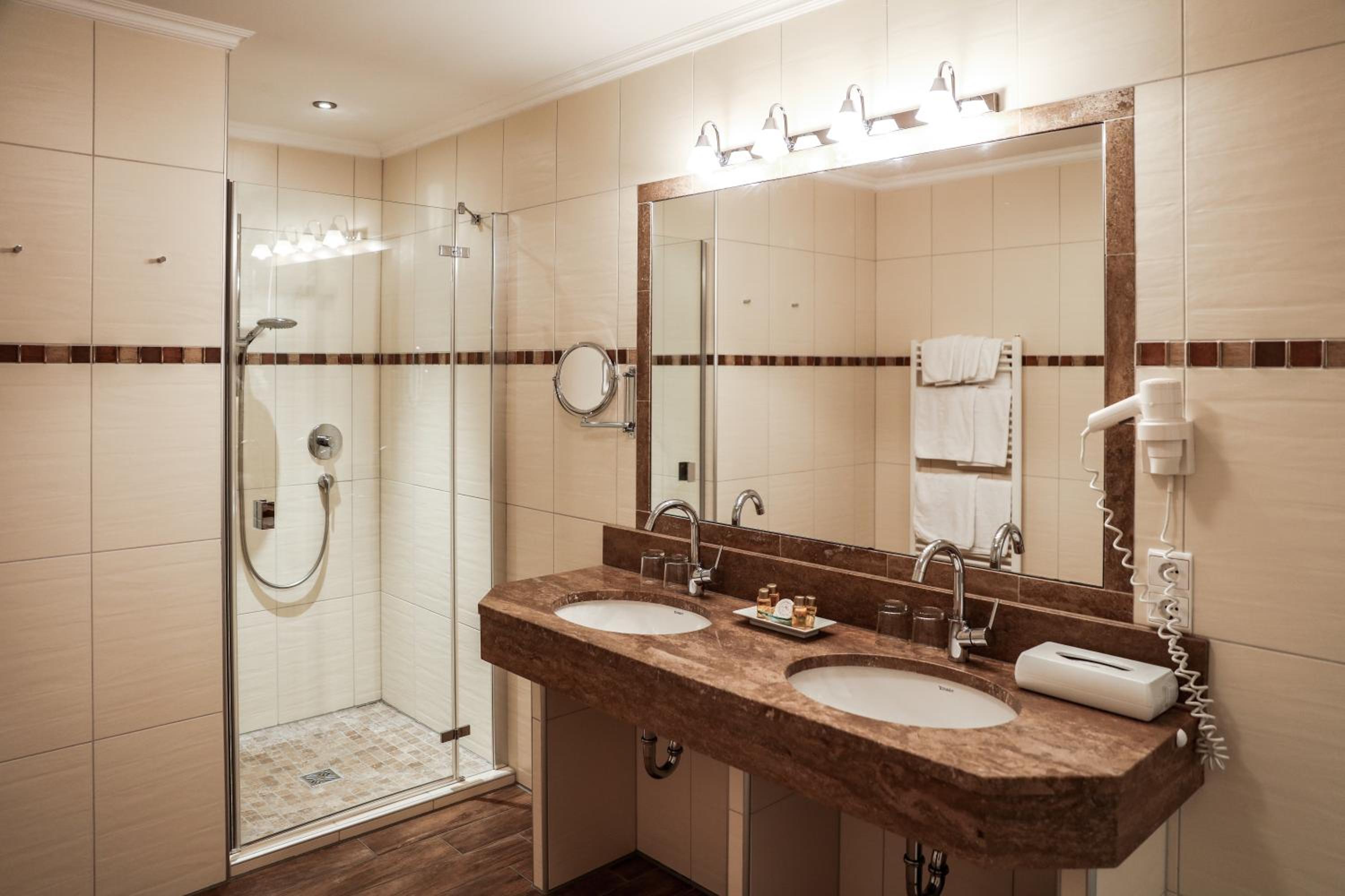 Deluxe Suite - Photo 4