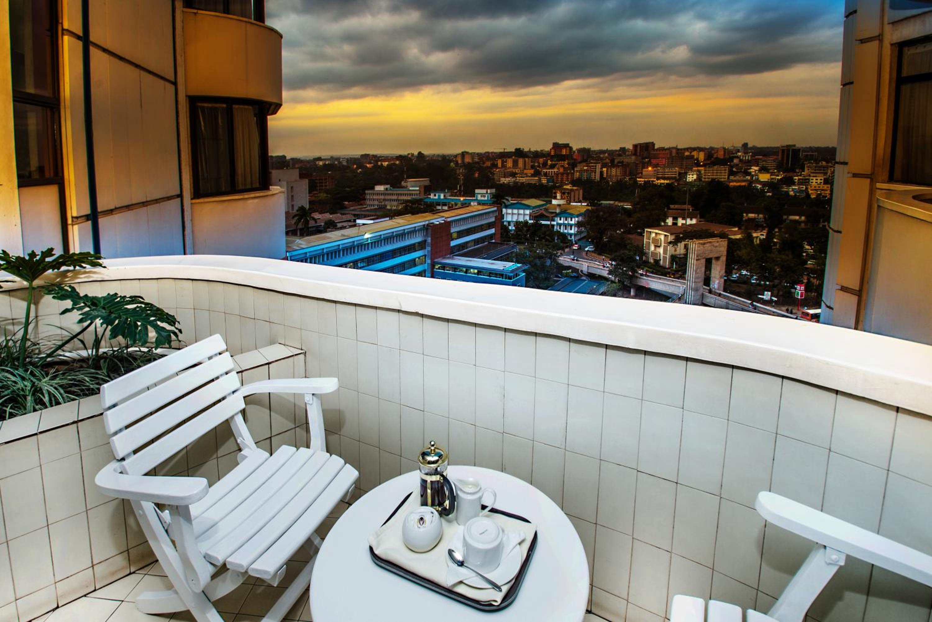 Suite with Balcony - Photo 6