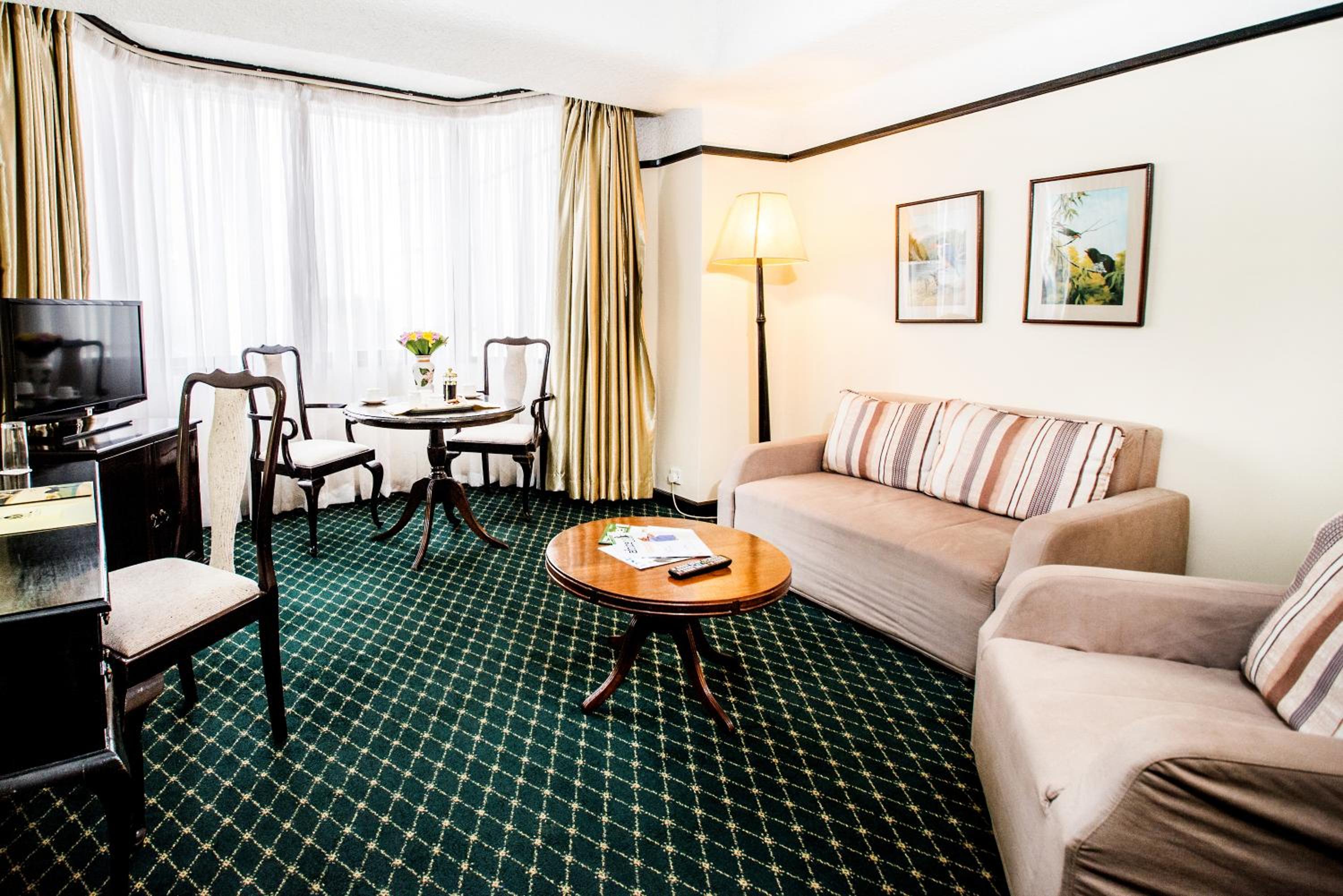 Panoramic Suite - Photo 11