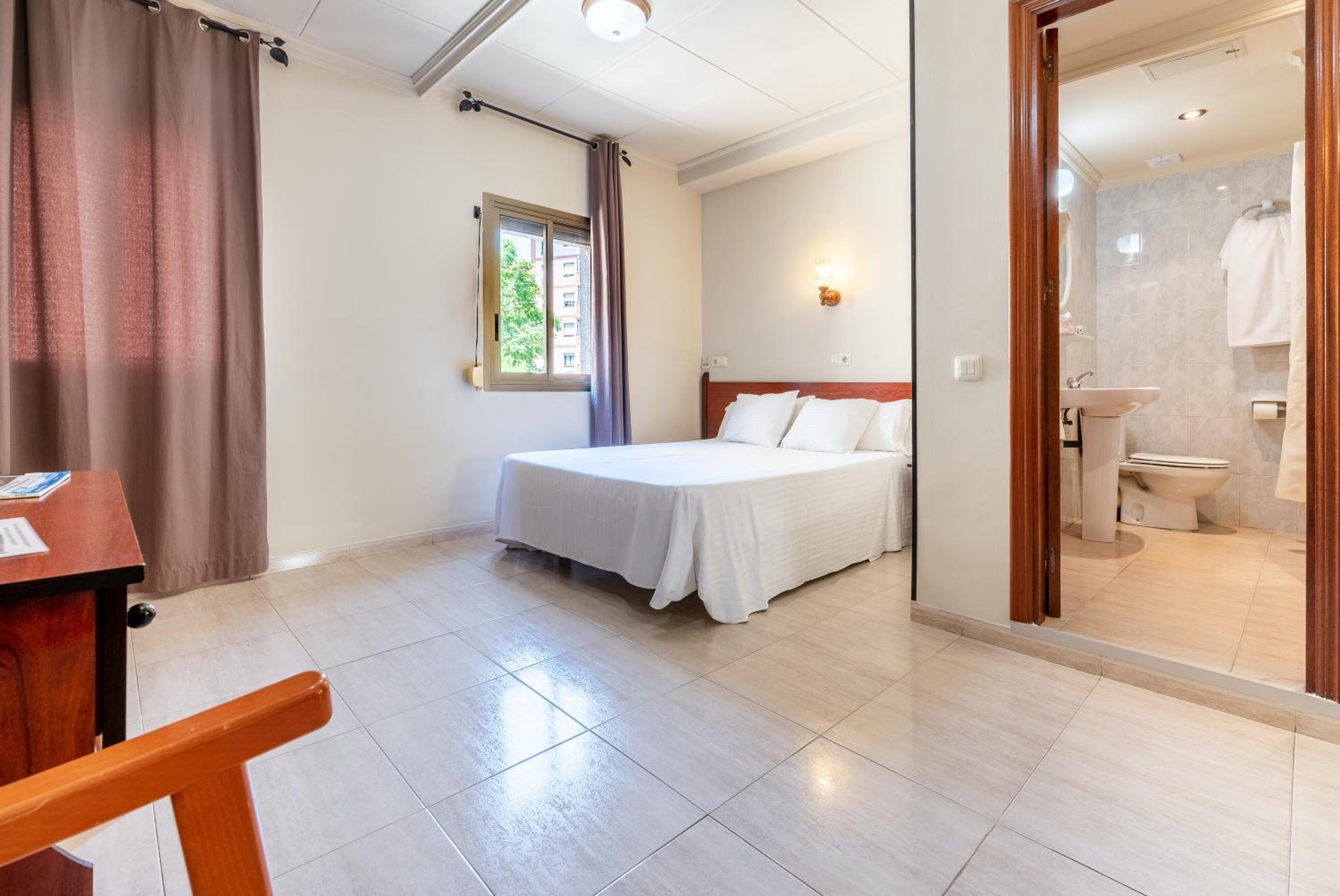 Double Room - Photo 1