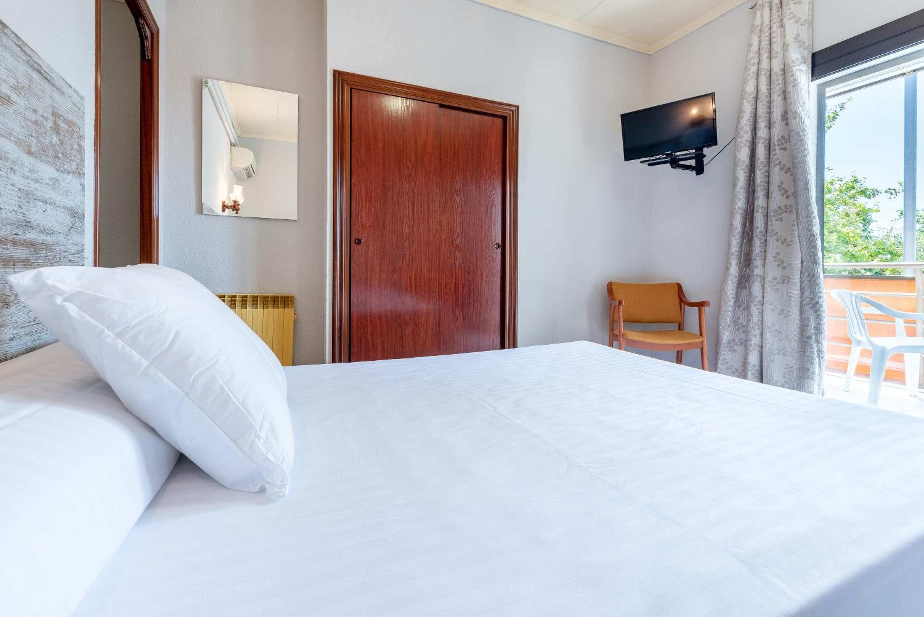 Double Room with Extra Bed - Photo 4