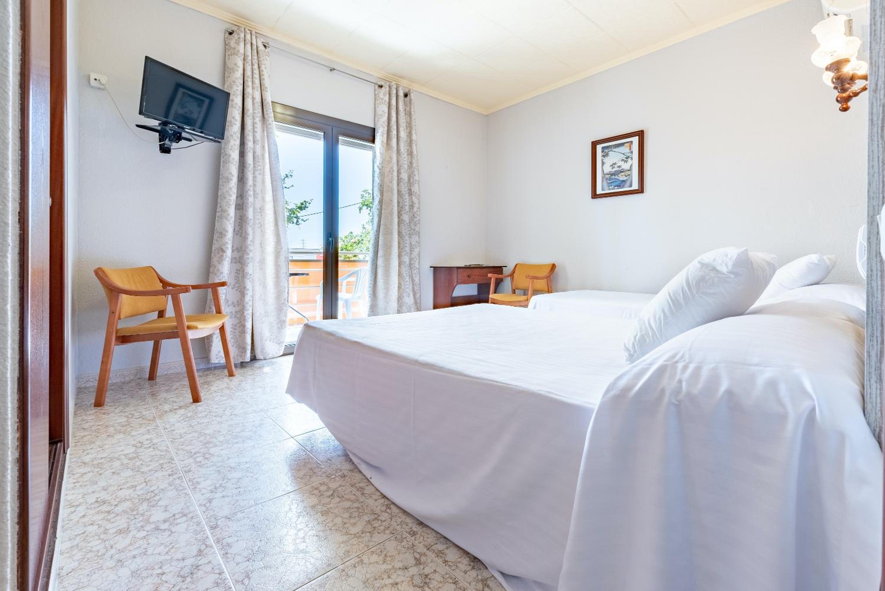Double Room with Extra Bed - Photo 6
