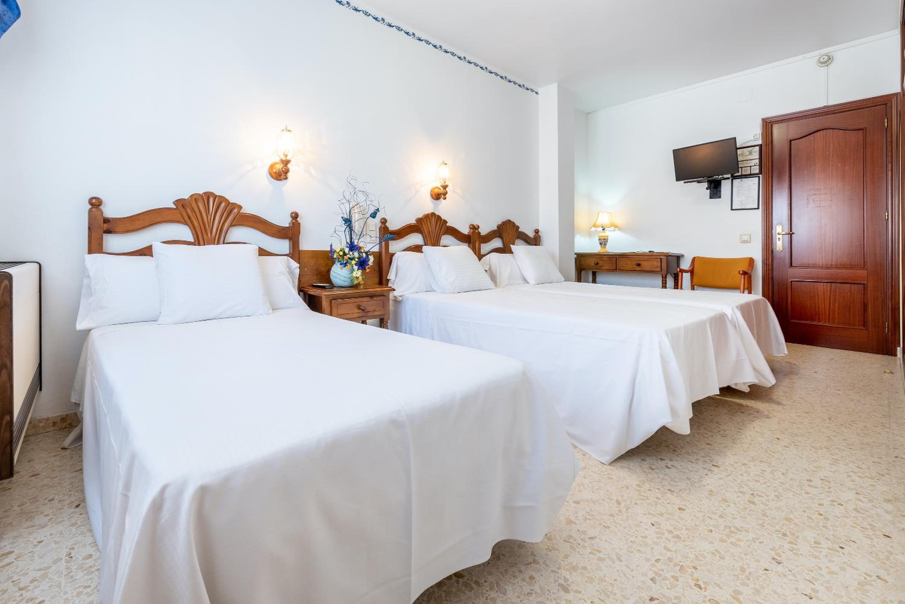 Triple Room - Photo 2