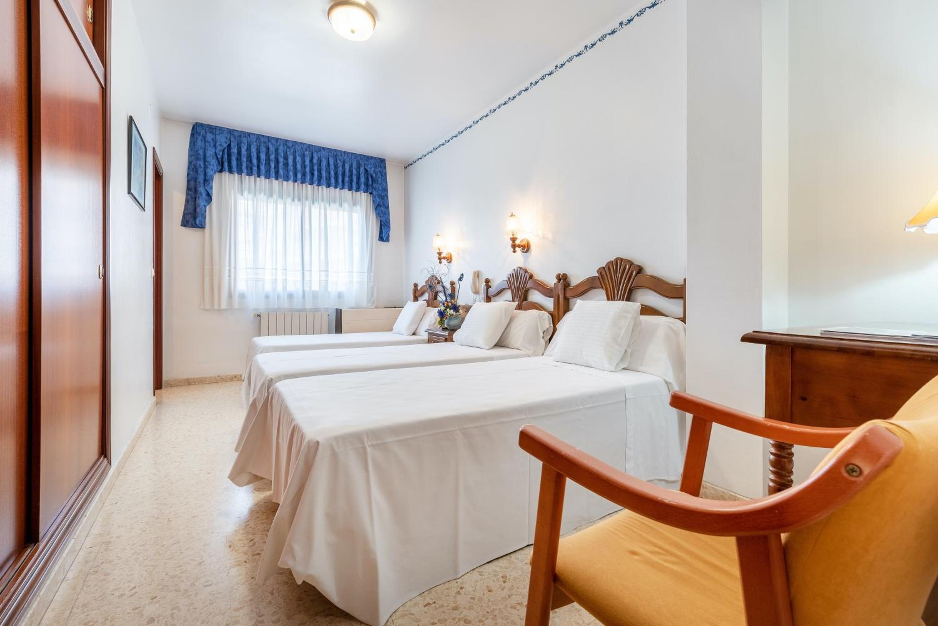 Triple Room - Photo 1