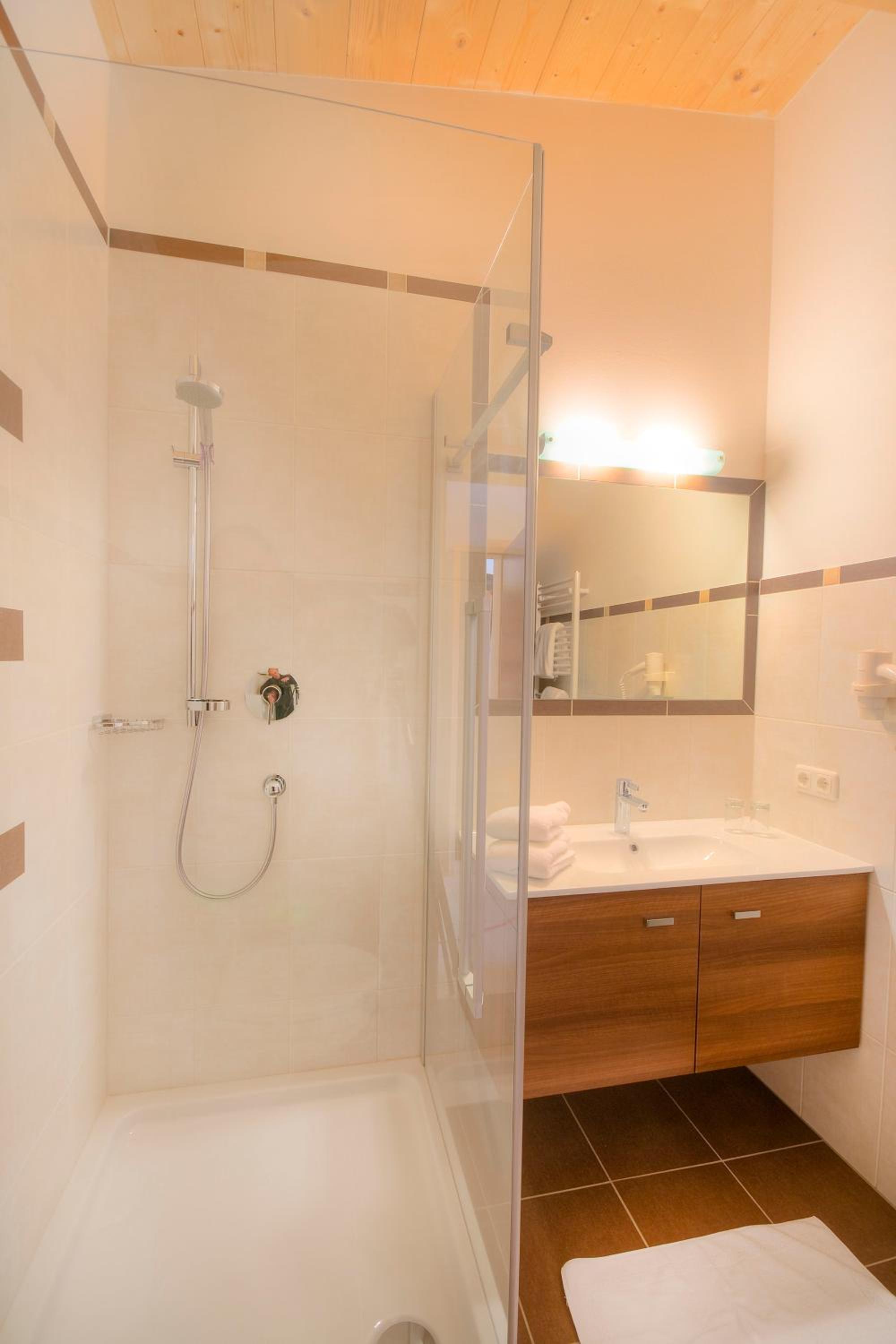 Comfort Double Room with Balcony - Photo 3