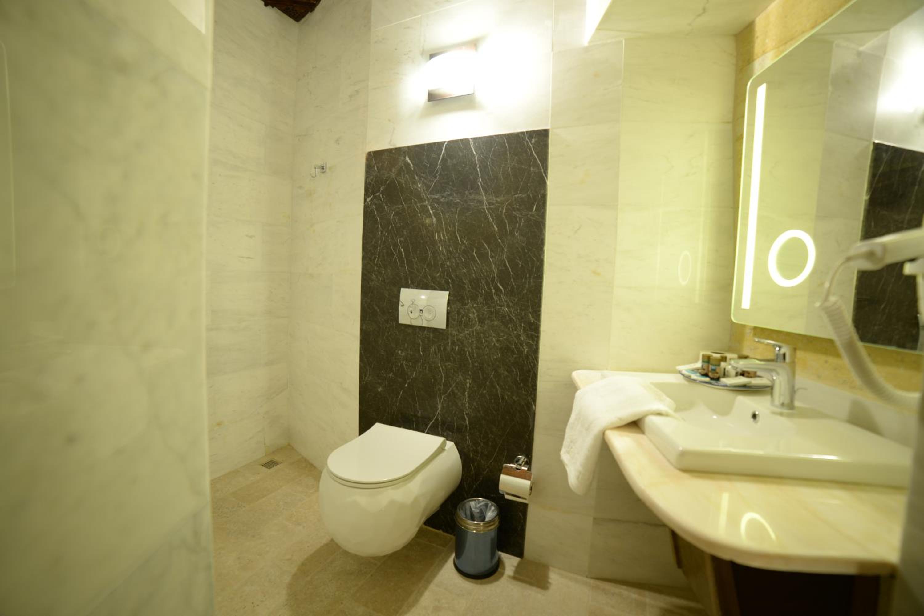 Stone Arch Room - Photo 3