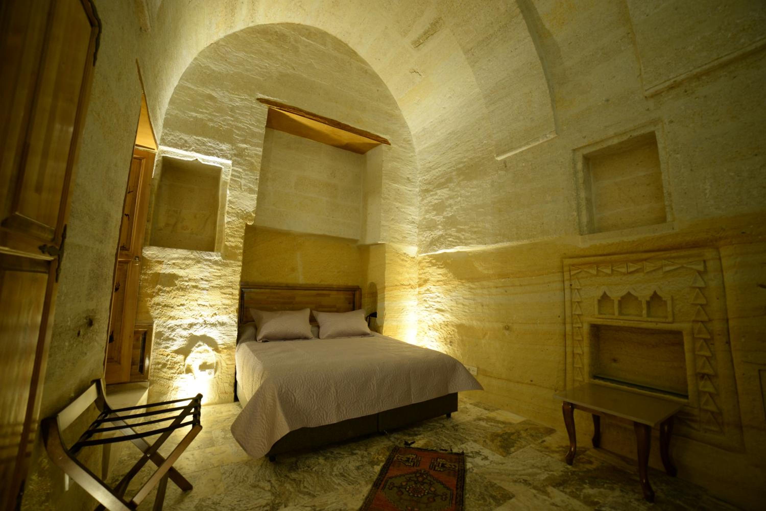 Stone Arch Room - Photo 4