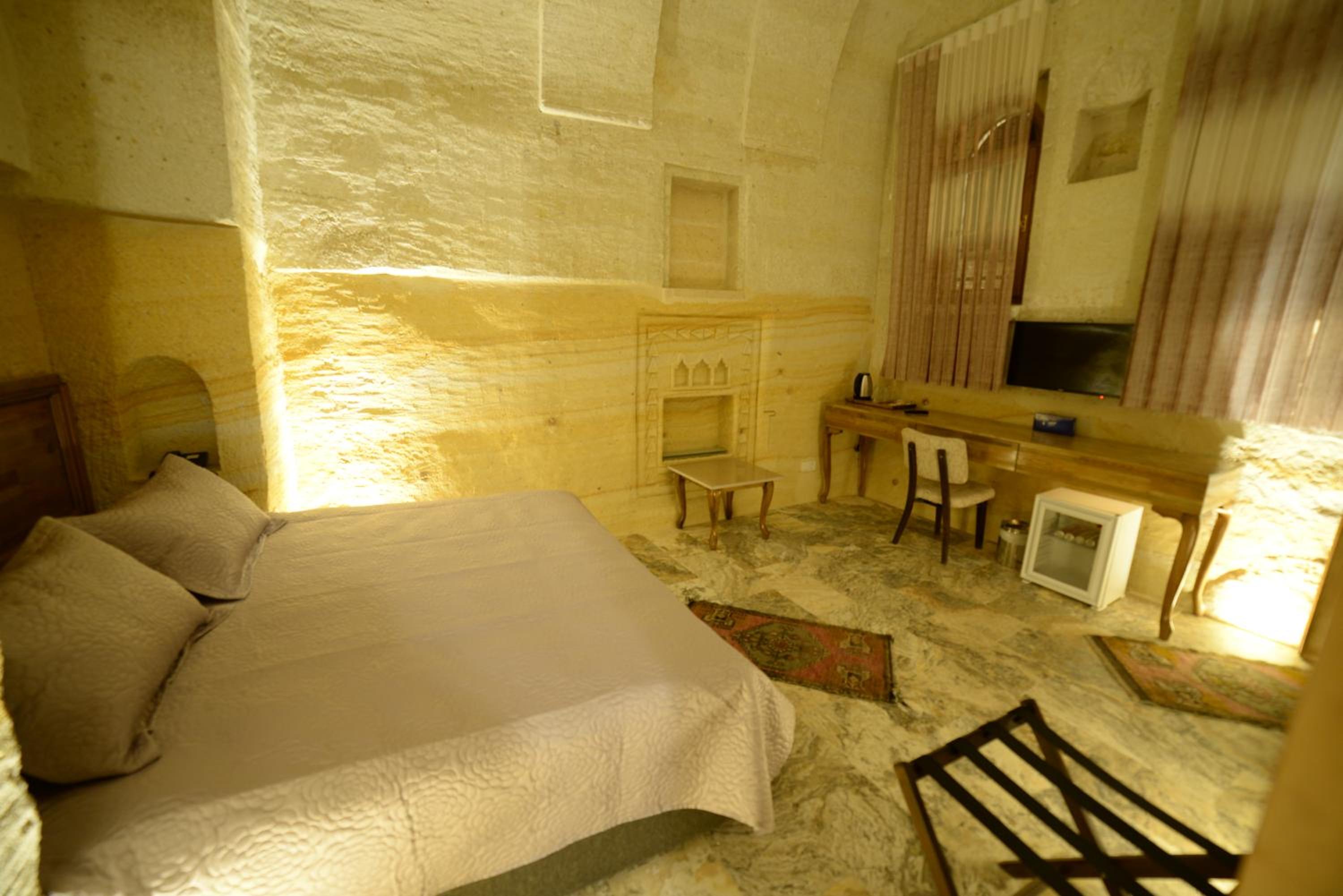 Stone Arch Room - Photo 5