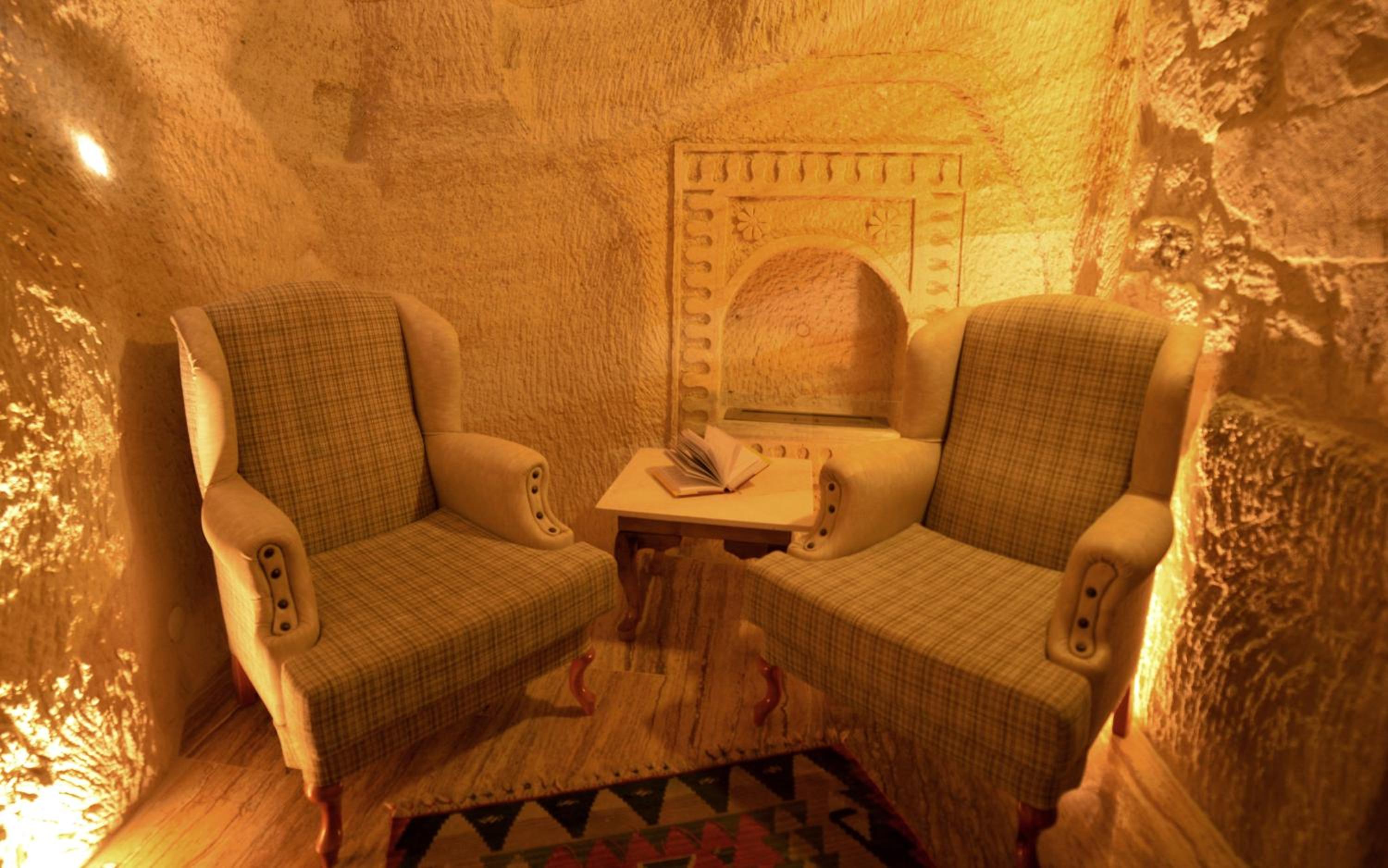 Cave Deluxe Room - Photo 7