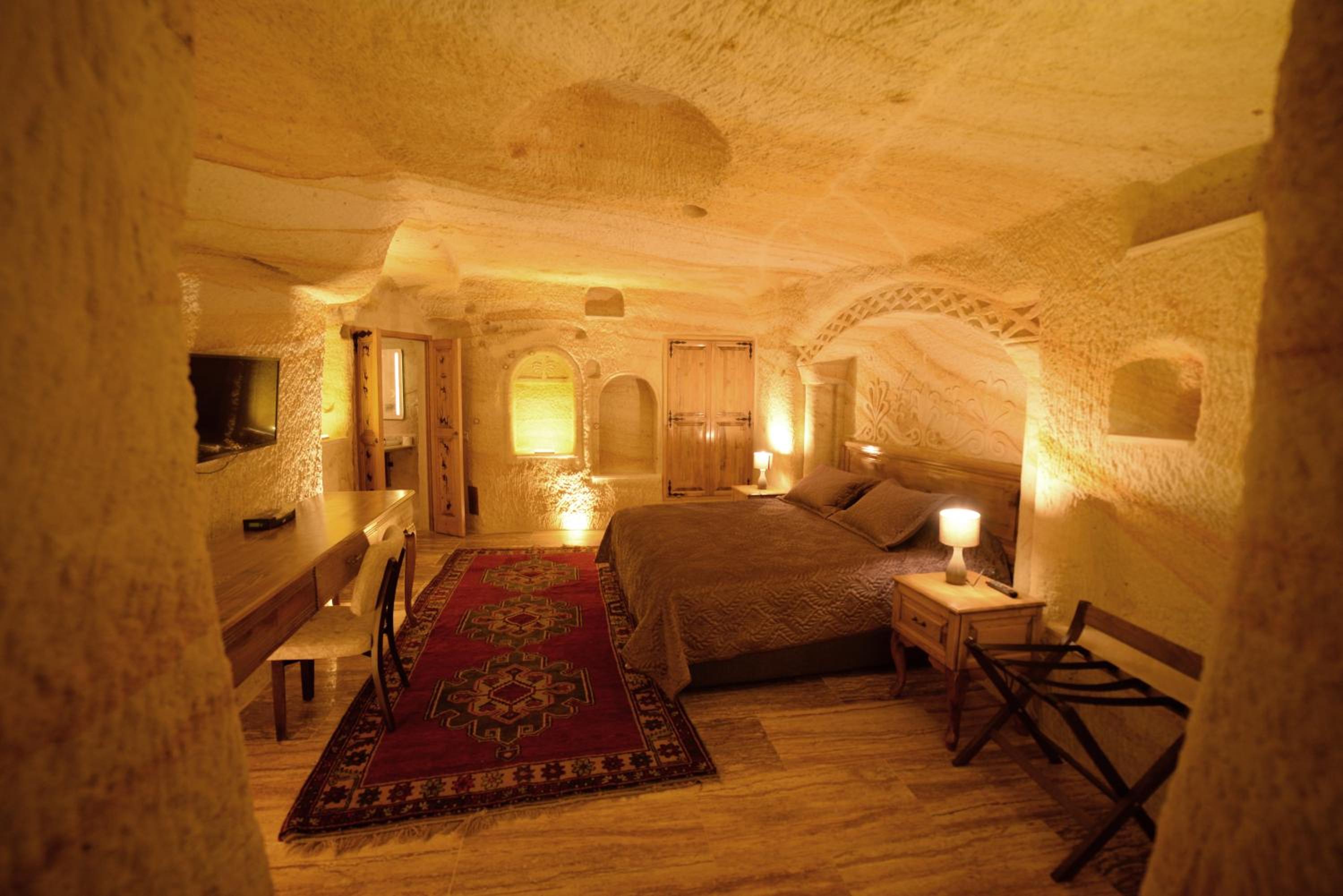 Cave Deluxe Room - Photo 6