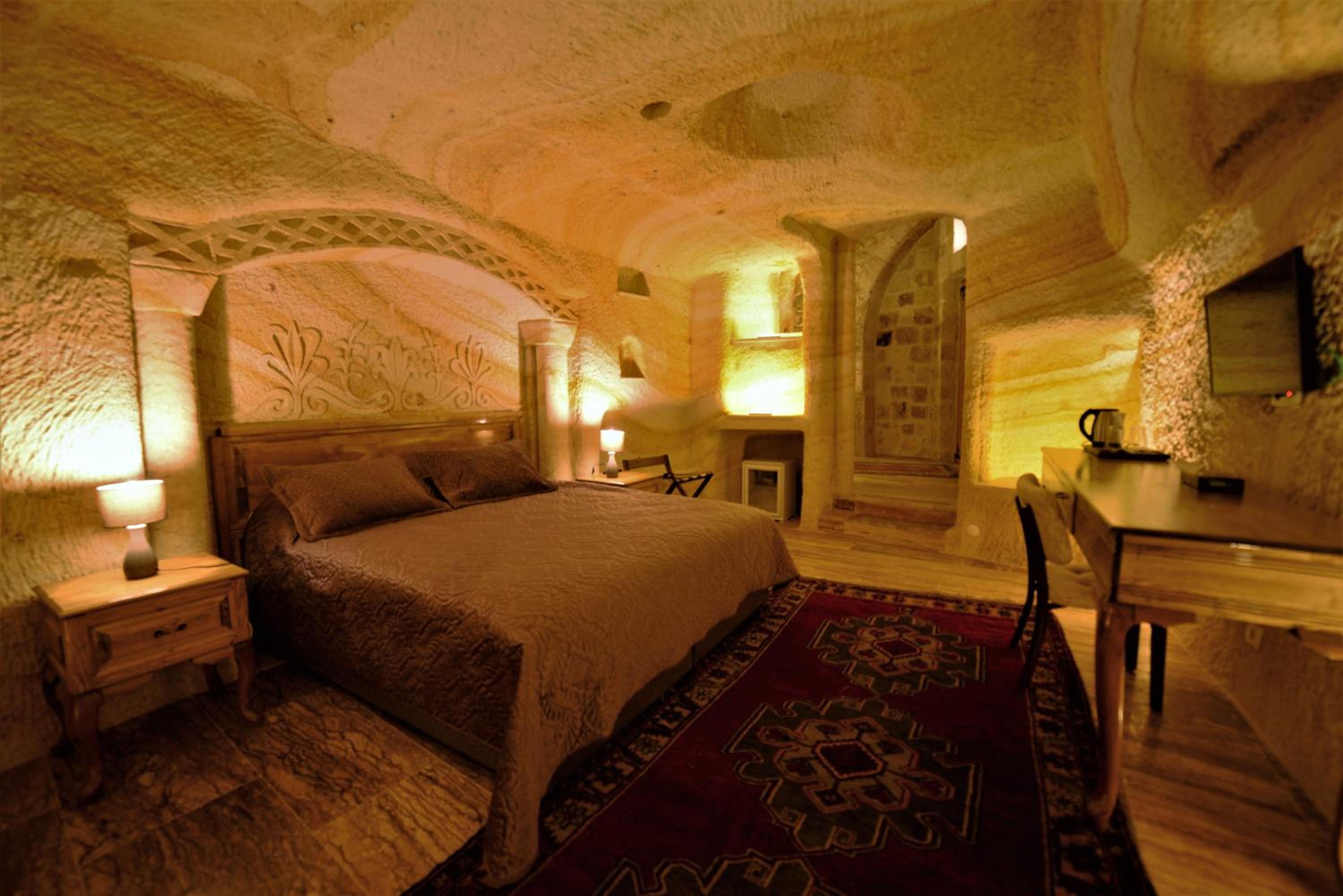 Cave Deluxe Room - Photo 5