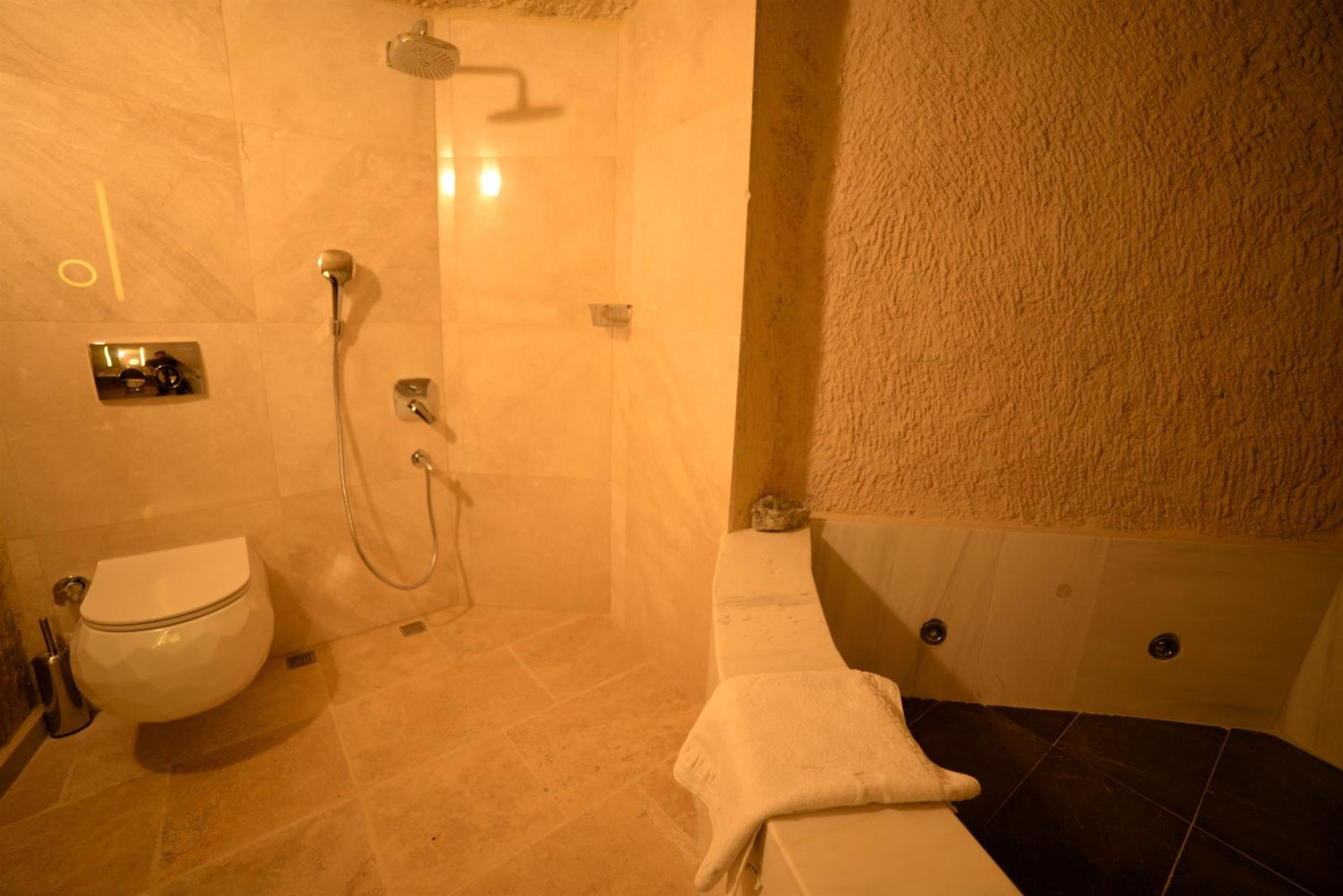 Cave Deluxe Room - Photo 3