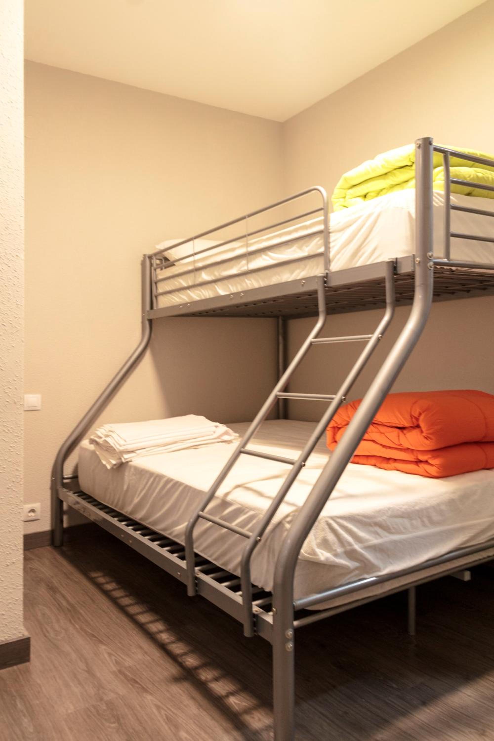 Triple Room with Private Bathroom - Photo 3