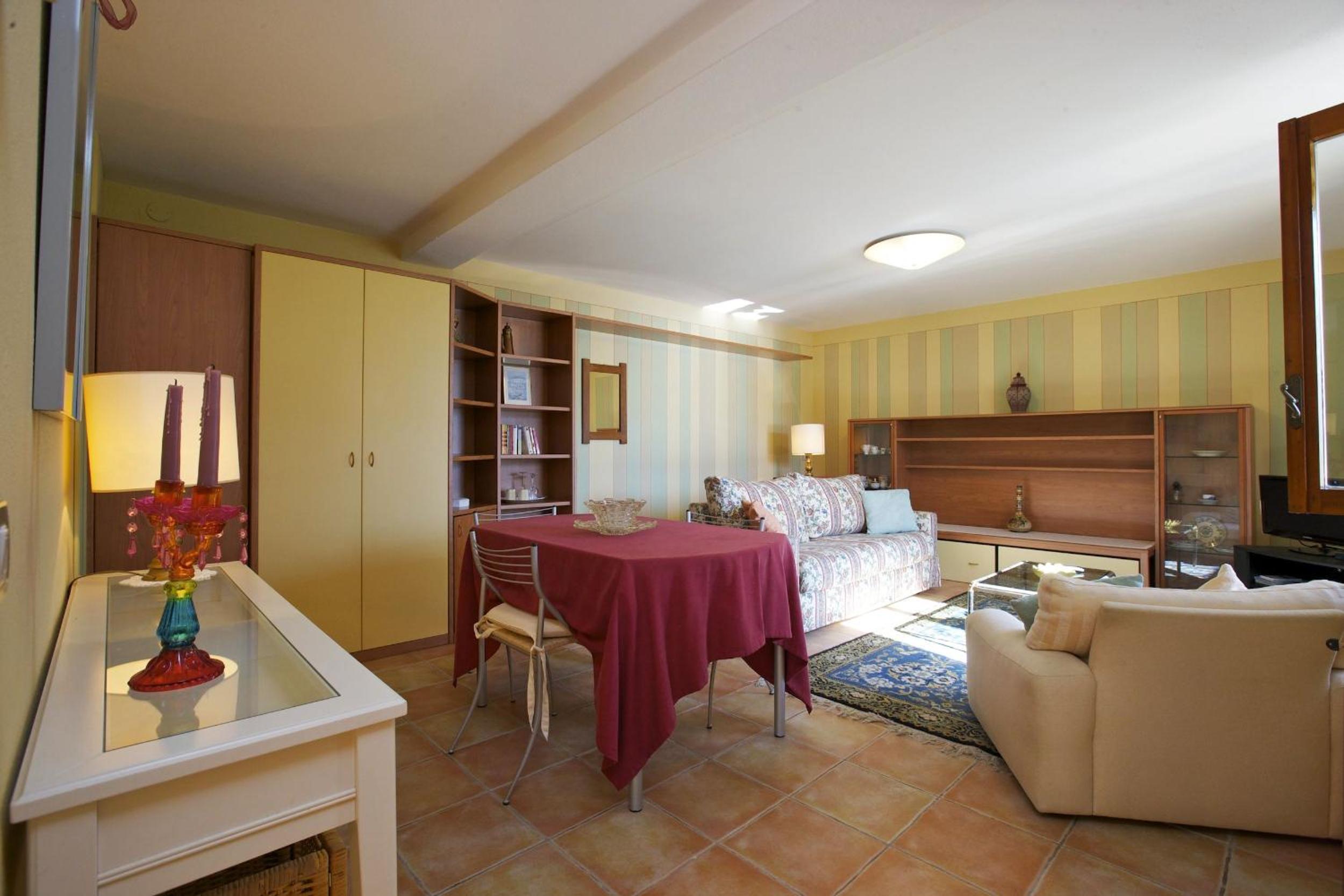 One-Bedroom Holiday Home with Beach Access photo 3