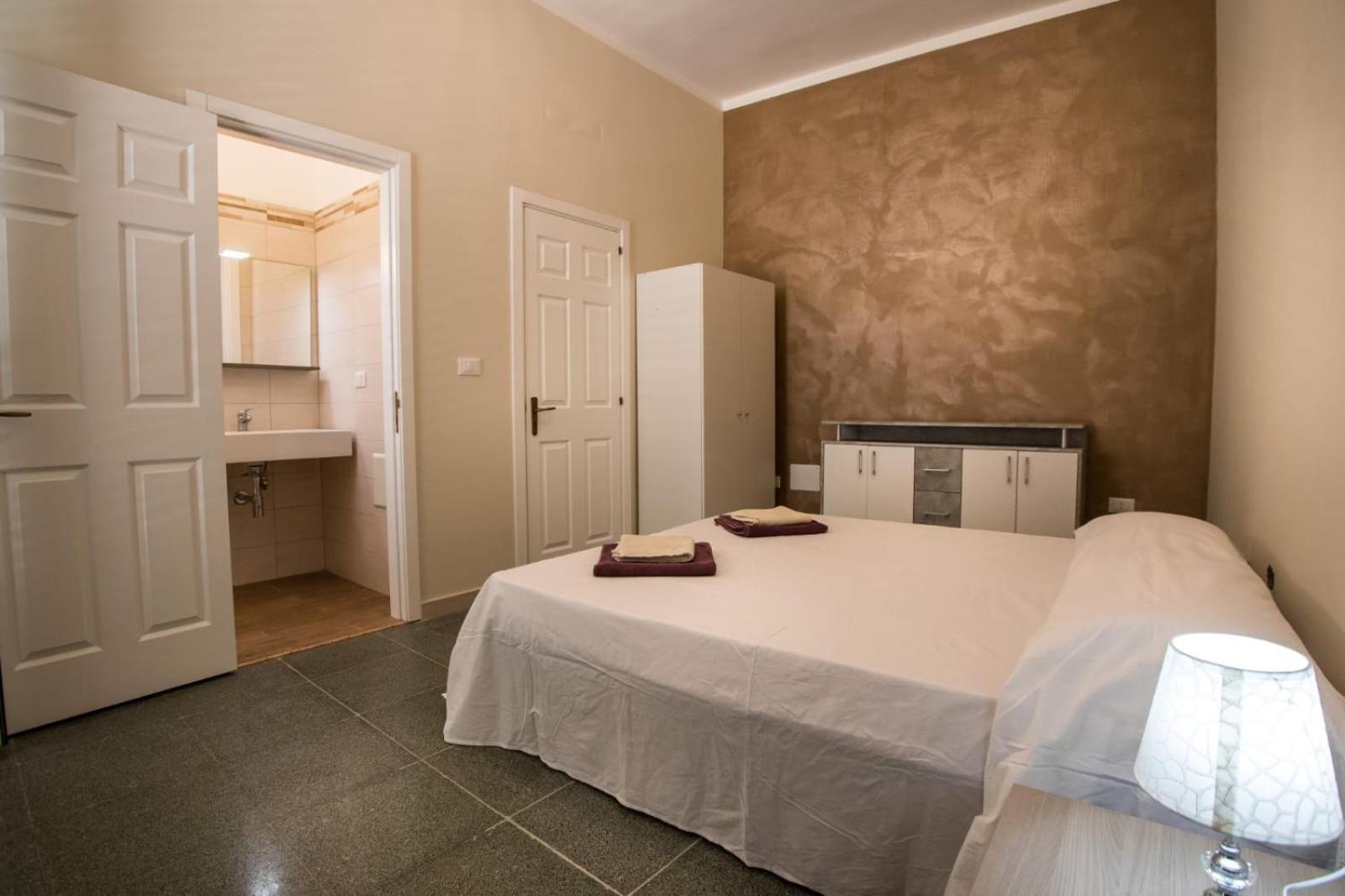 King Room with Balcony photo 2