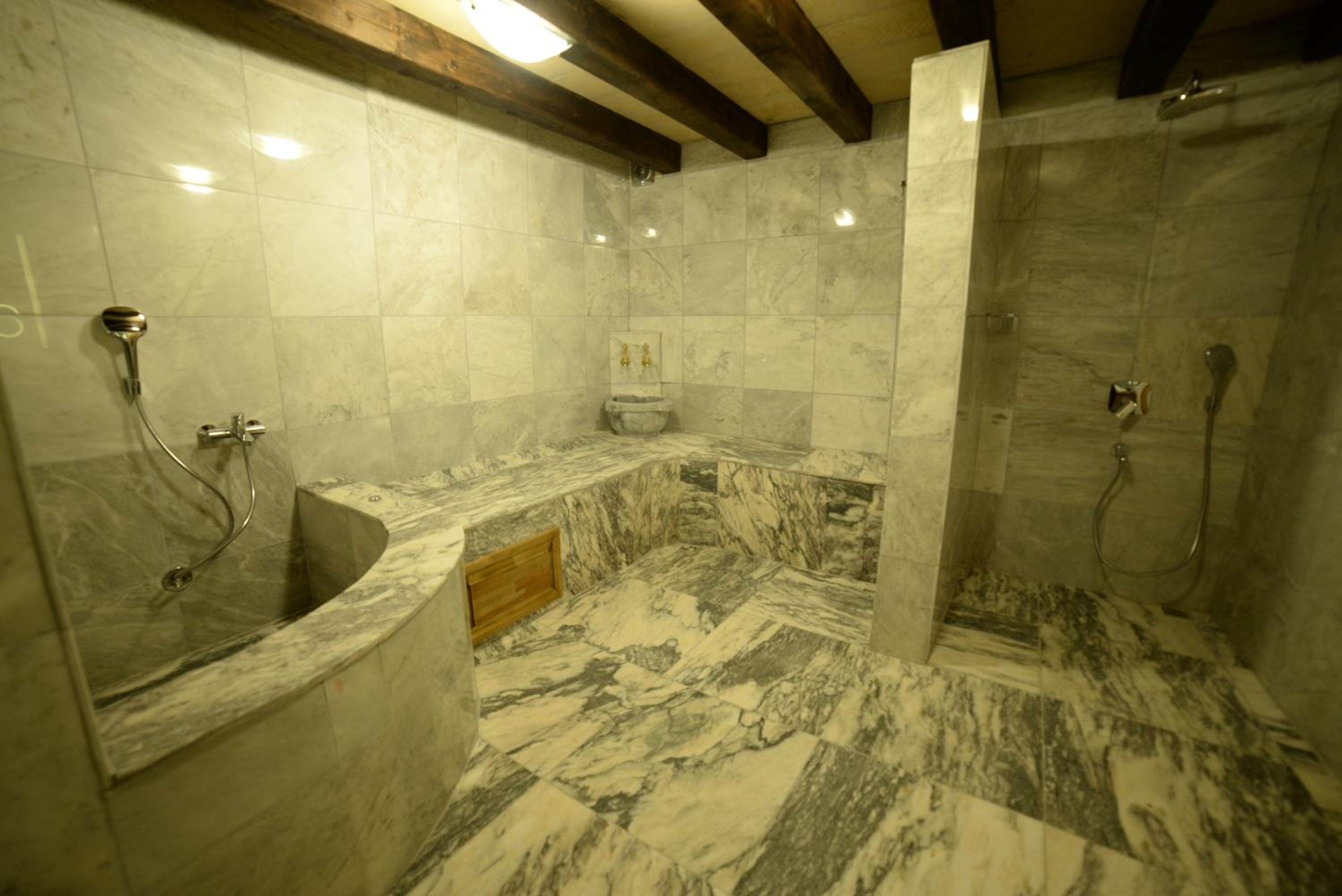 King Suite with Terrace - Photo 7