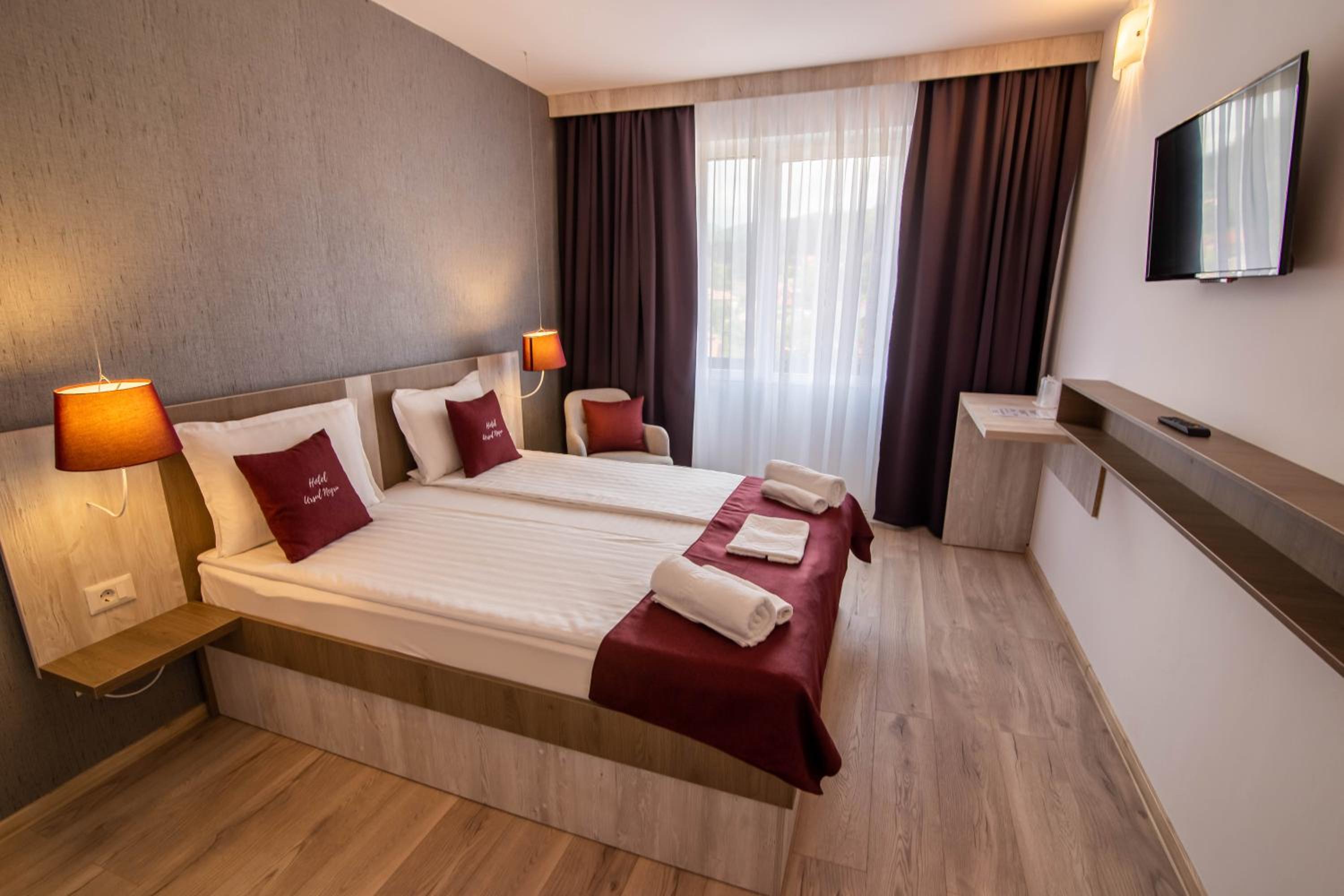 Deluxe Double Room with Balcony - Photo 1