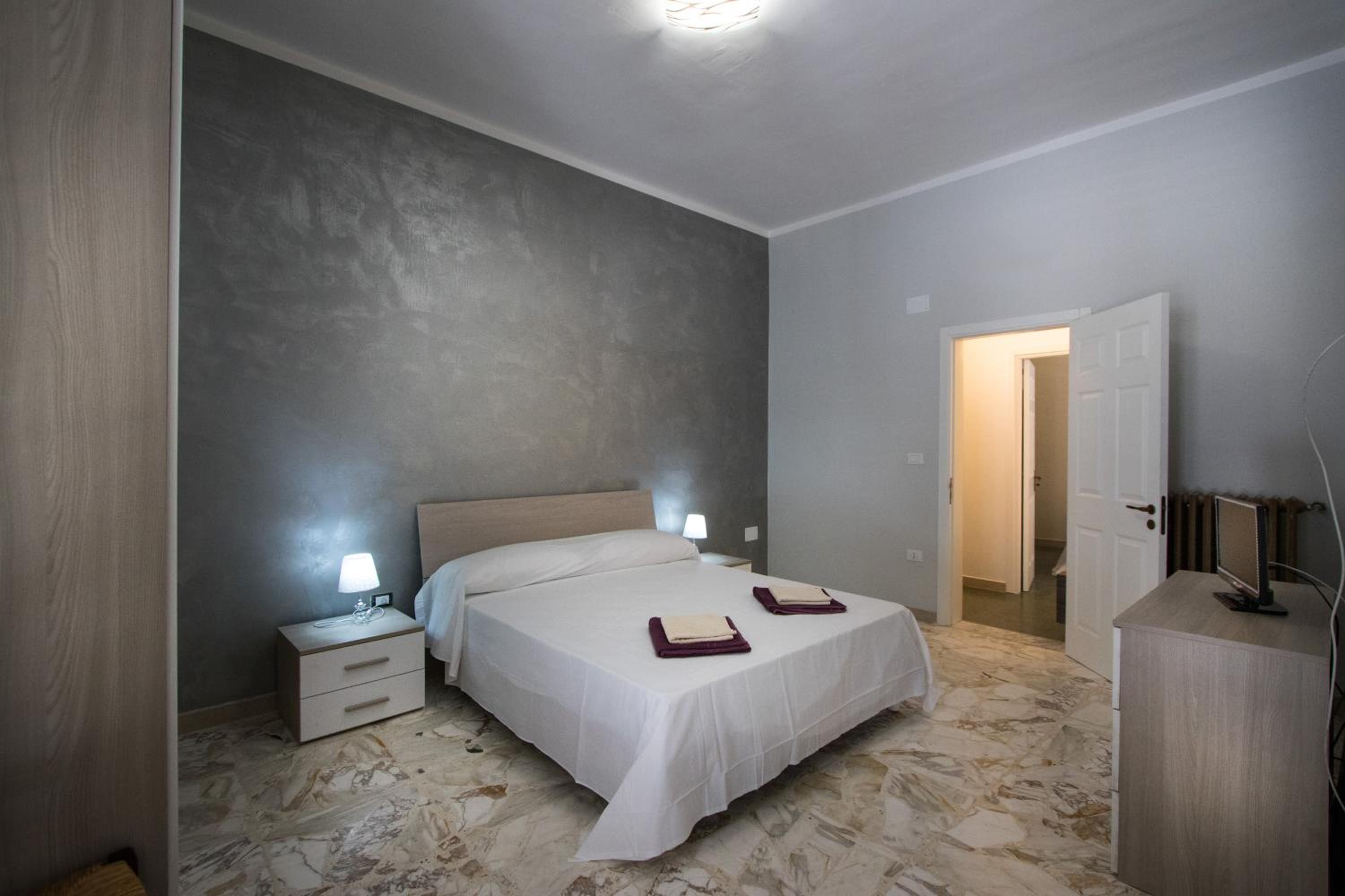 Basic Triple Room photo 1