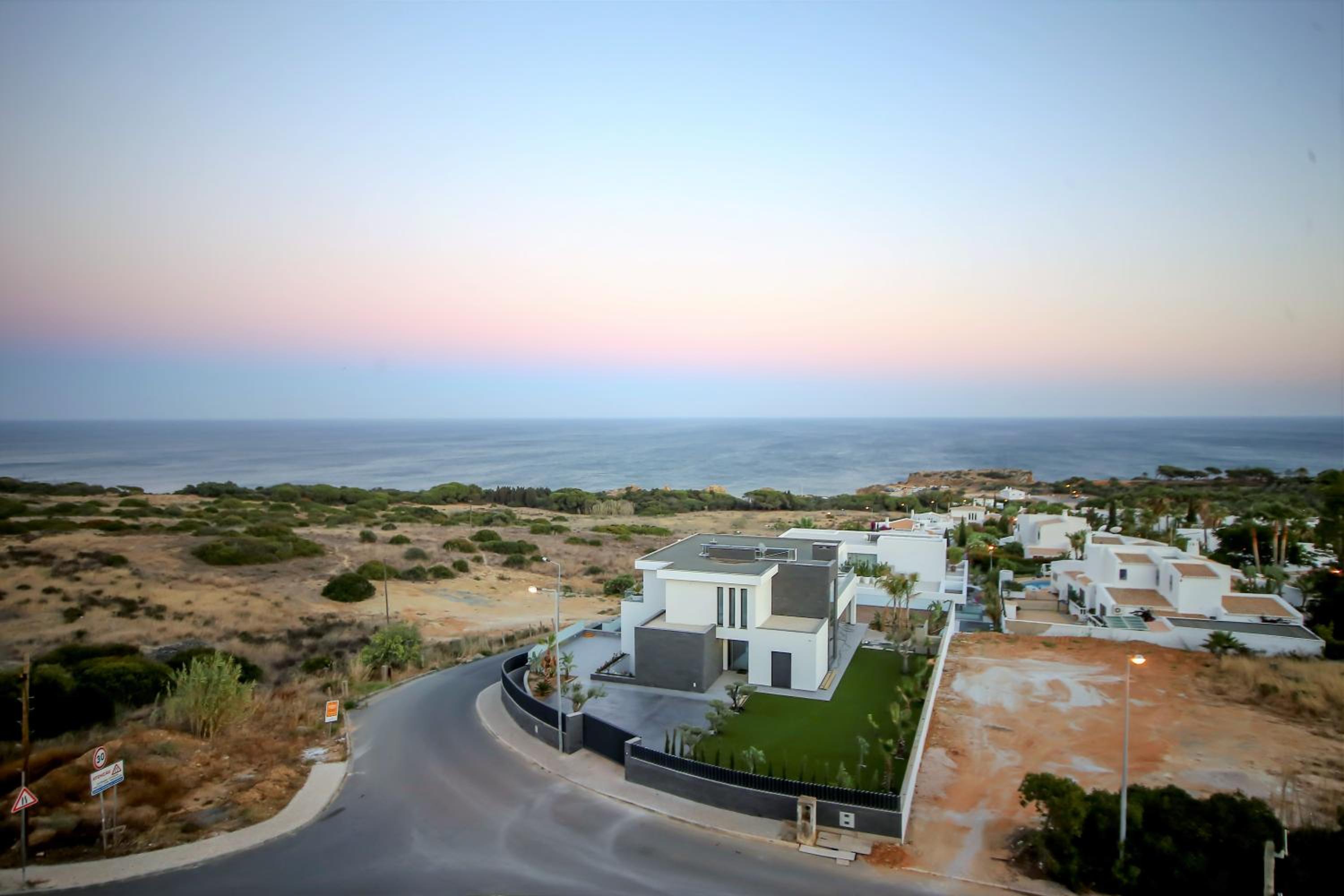 Double or Twin Room with Sea View - Photo 15