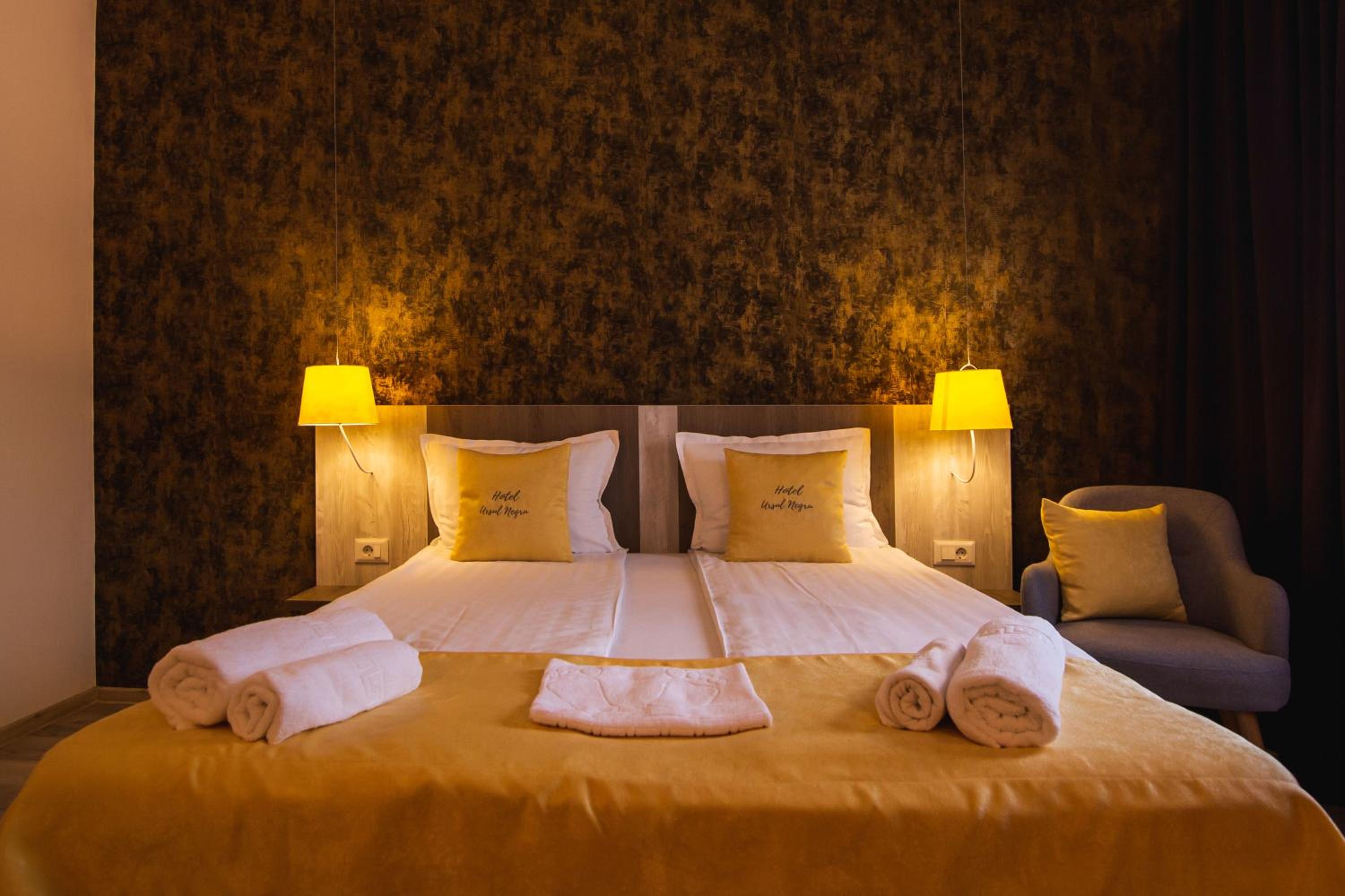 Deluxe Double Room with Balcony - Photo 2