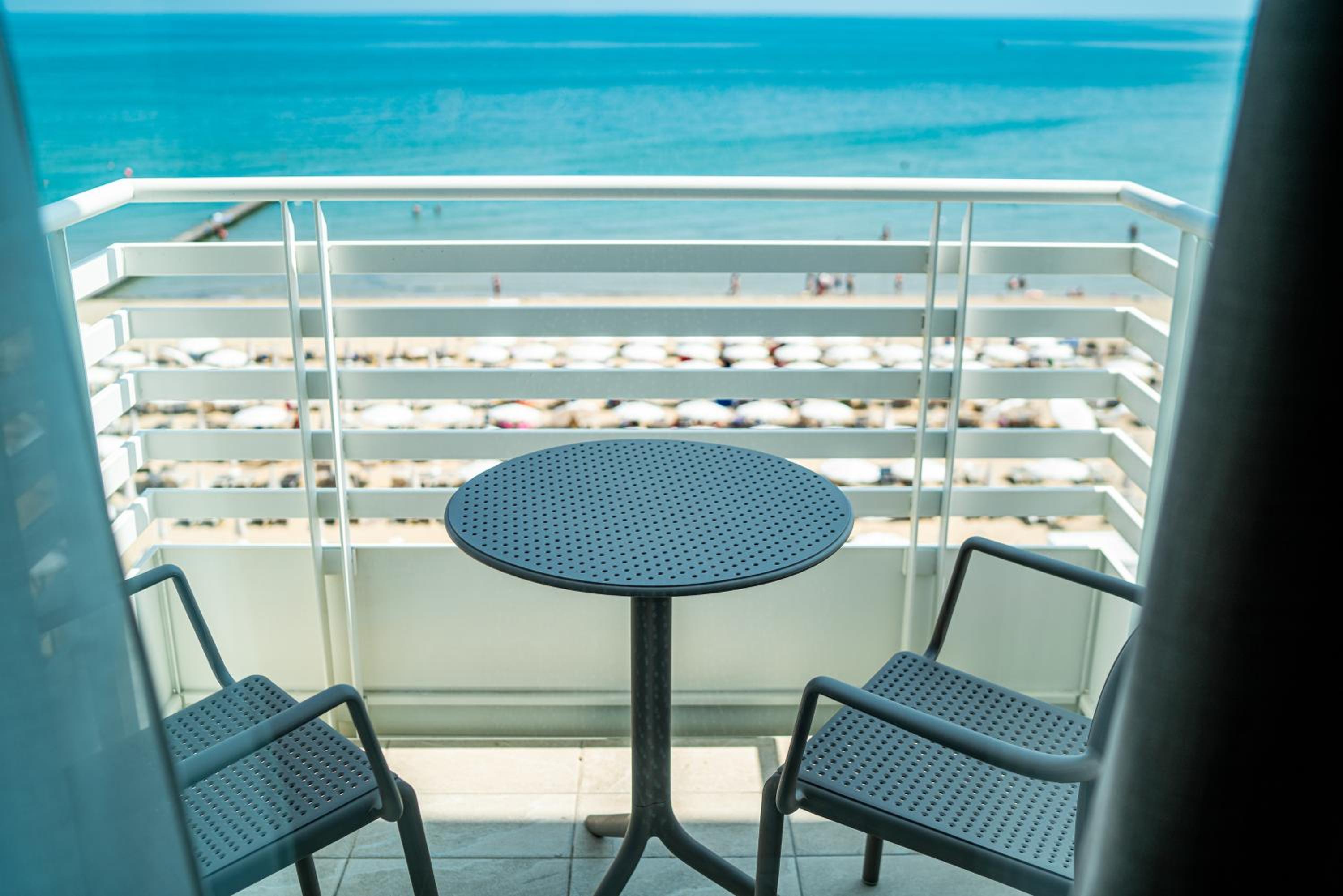 Superior Double Room with Sofa Bed and Direct Sea View photo 1