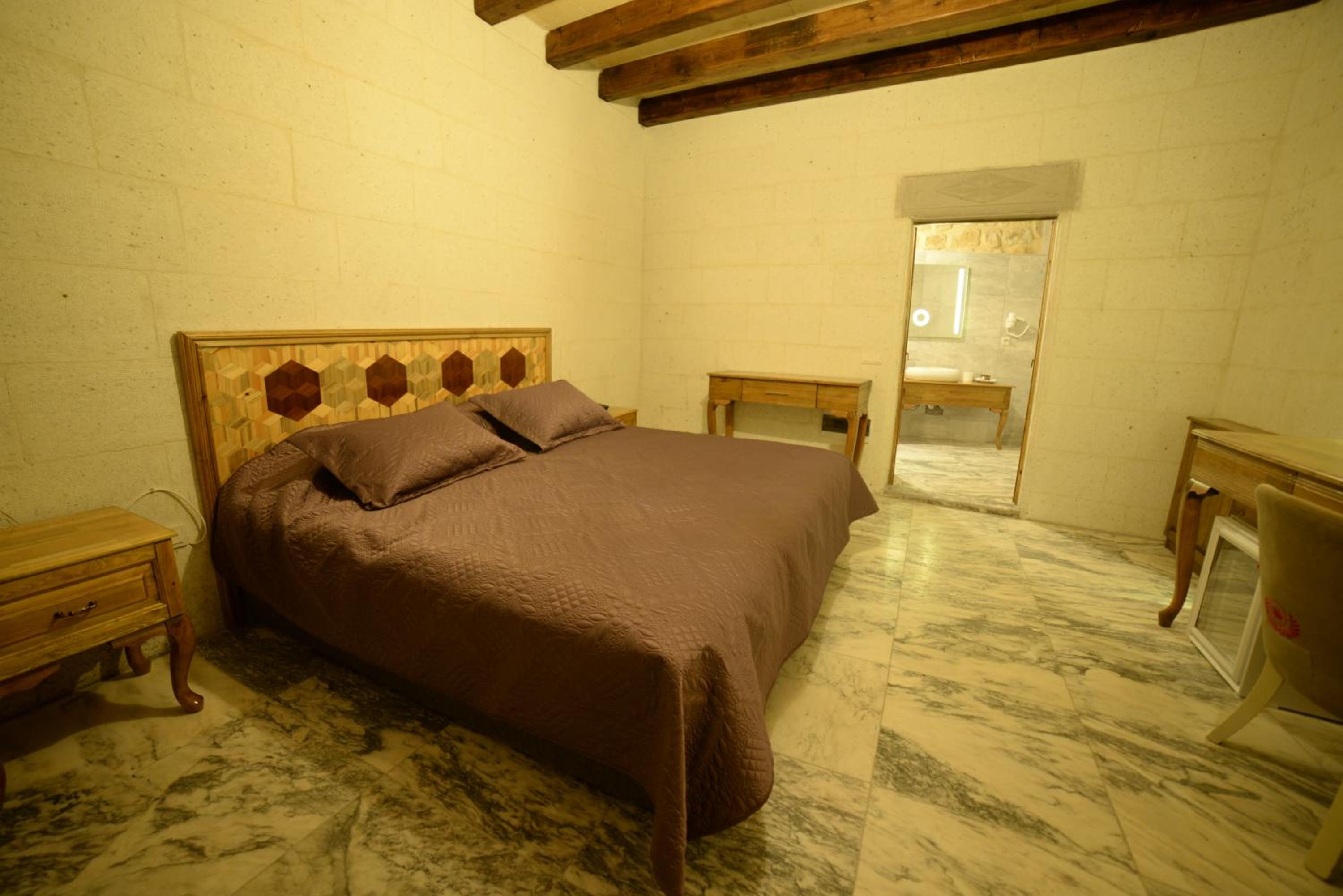 Suite Room - Photo 2