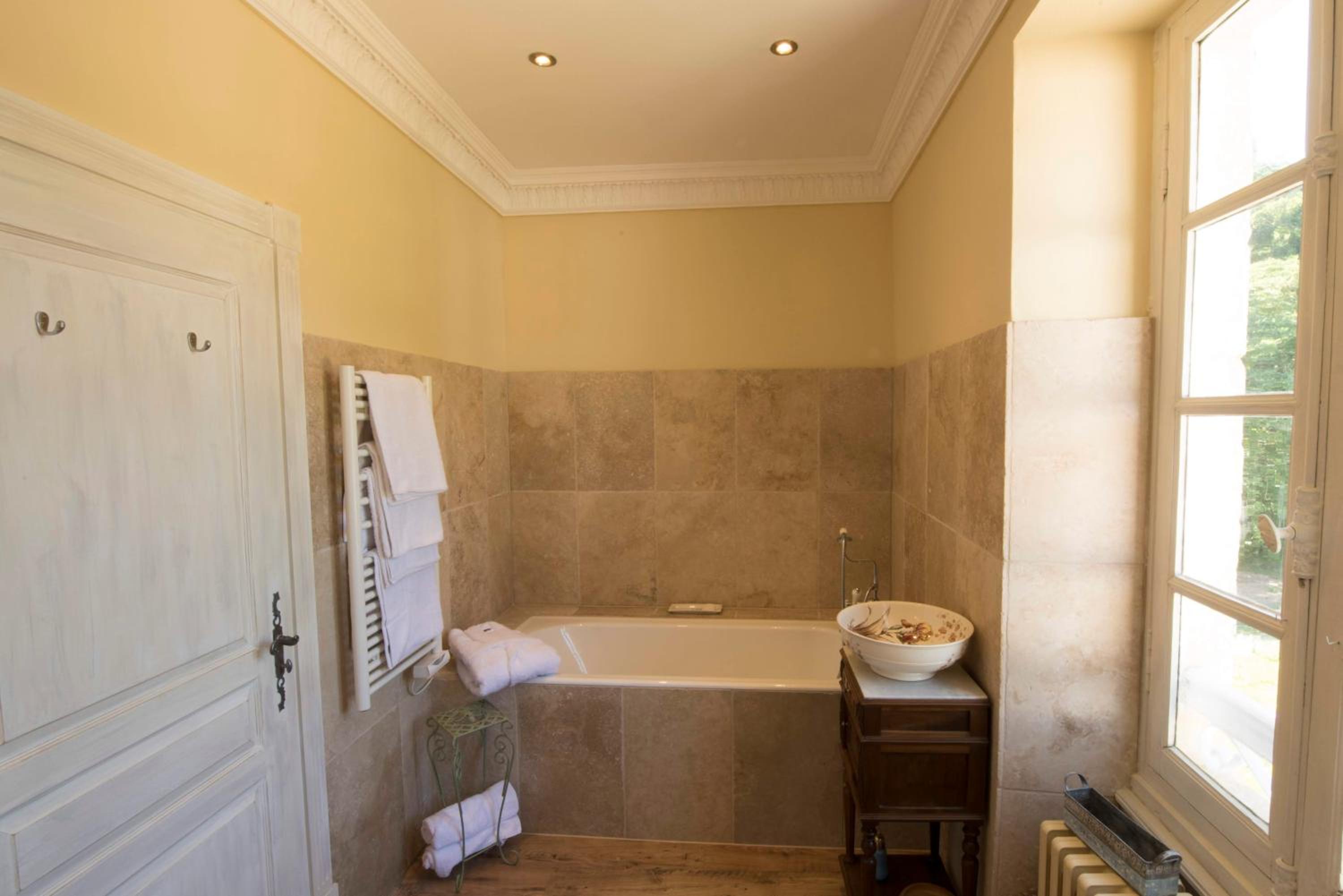 Deluxe Double Room with Bath - Photo 1