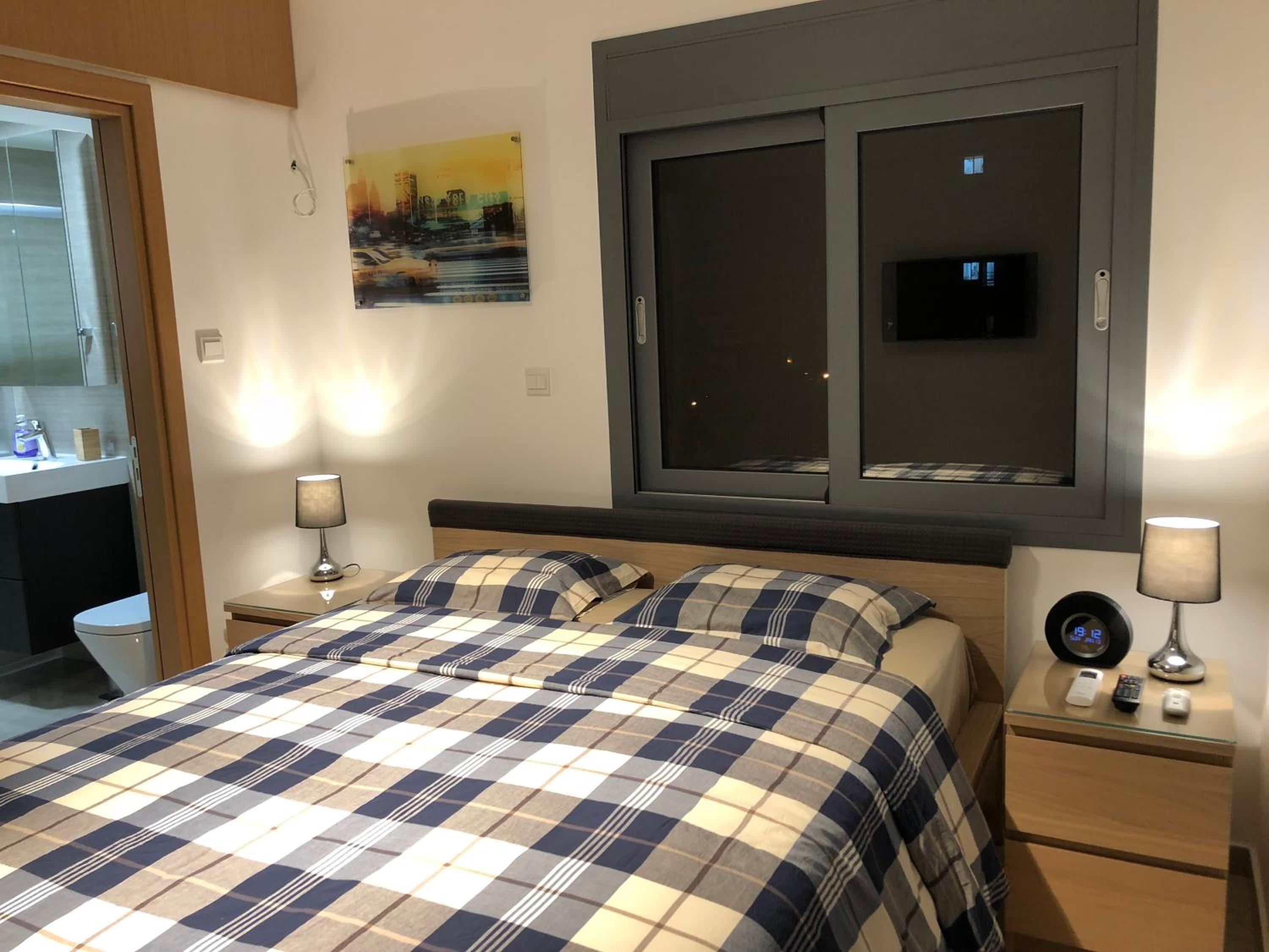 Deluxe Double Room with En-suite Bathroom