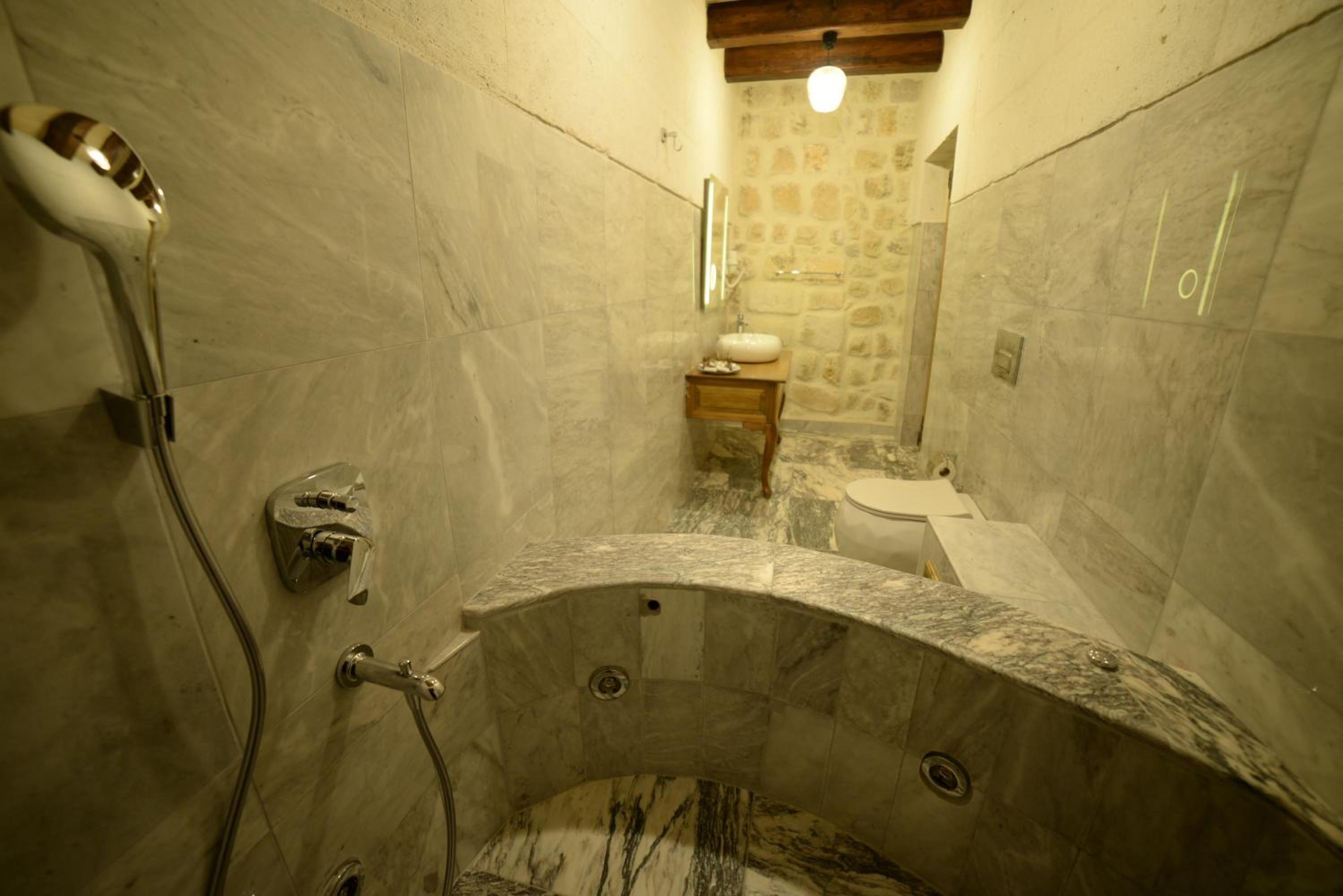 Junior Suite with Terrace - Photo 5
