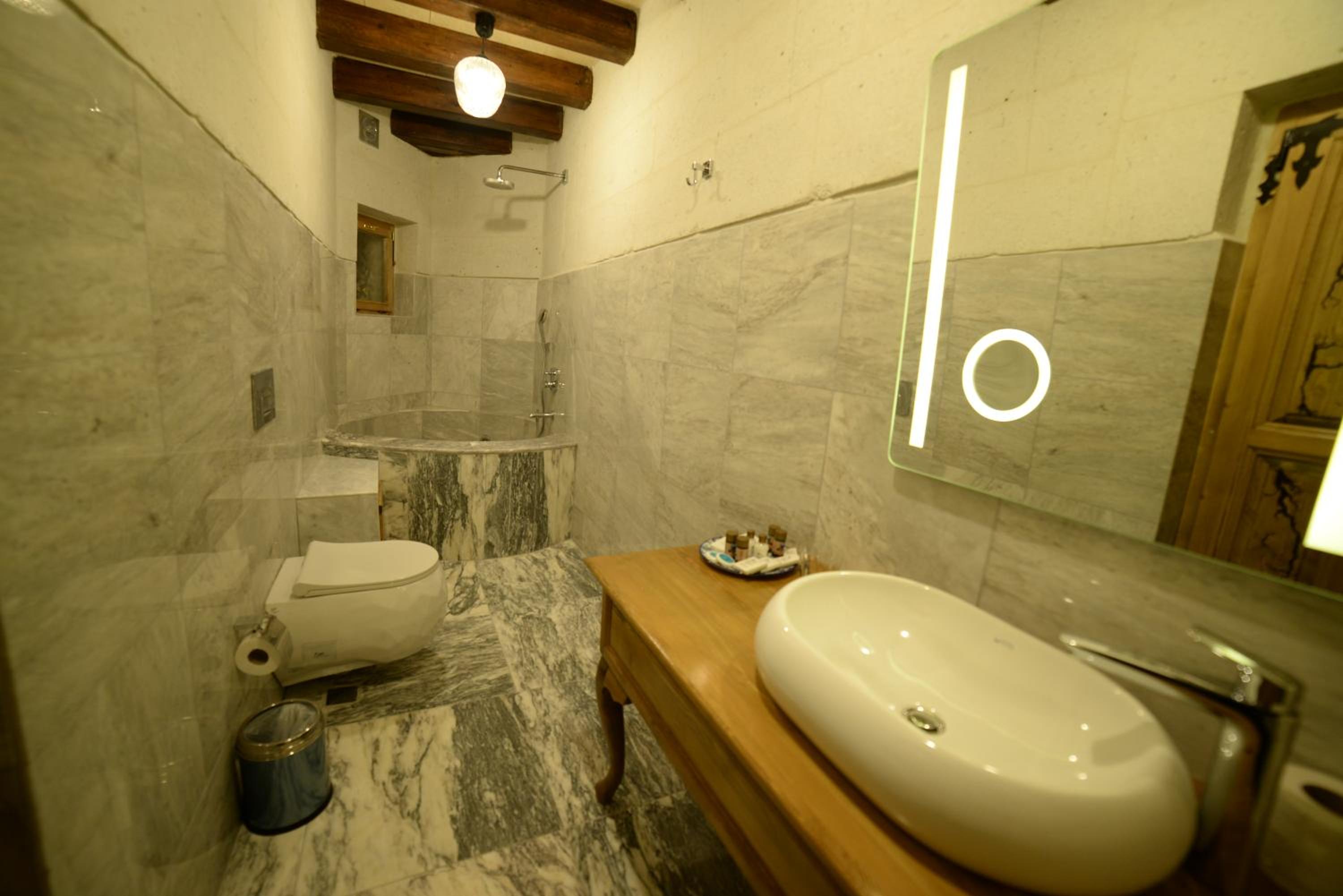 Junior Suite with Terrace - Photo 3