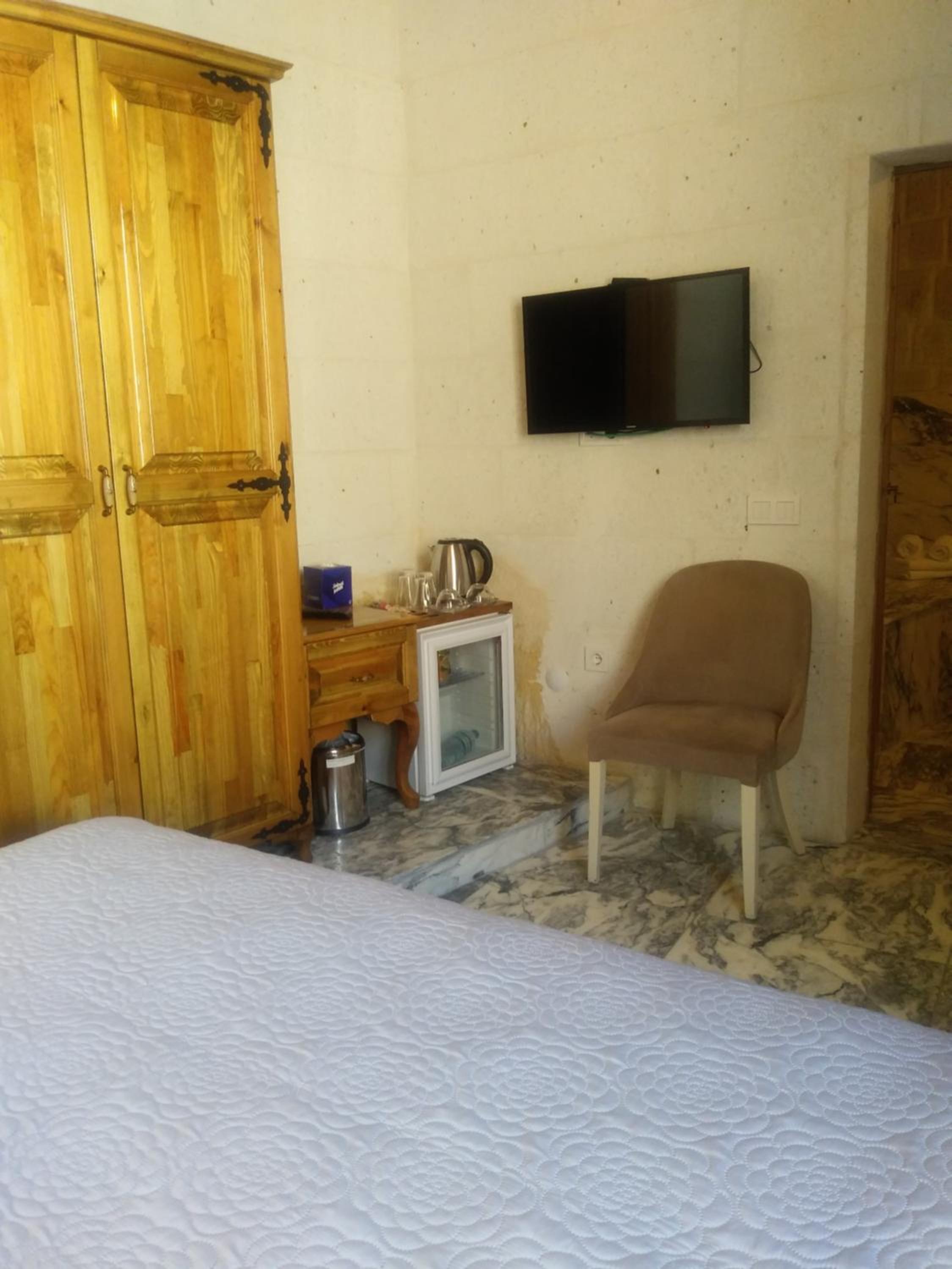 Deluxe Room - Photo 7