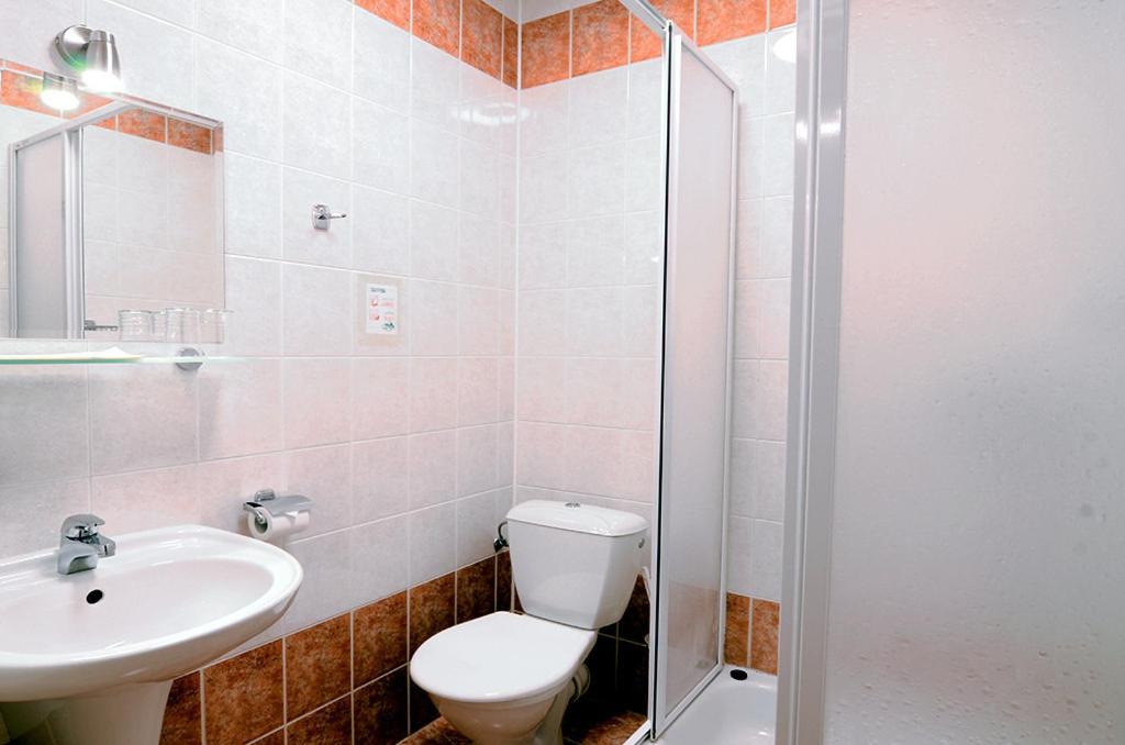 Double Room - Photo 4