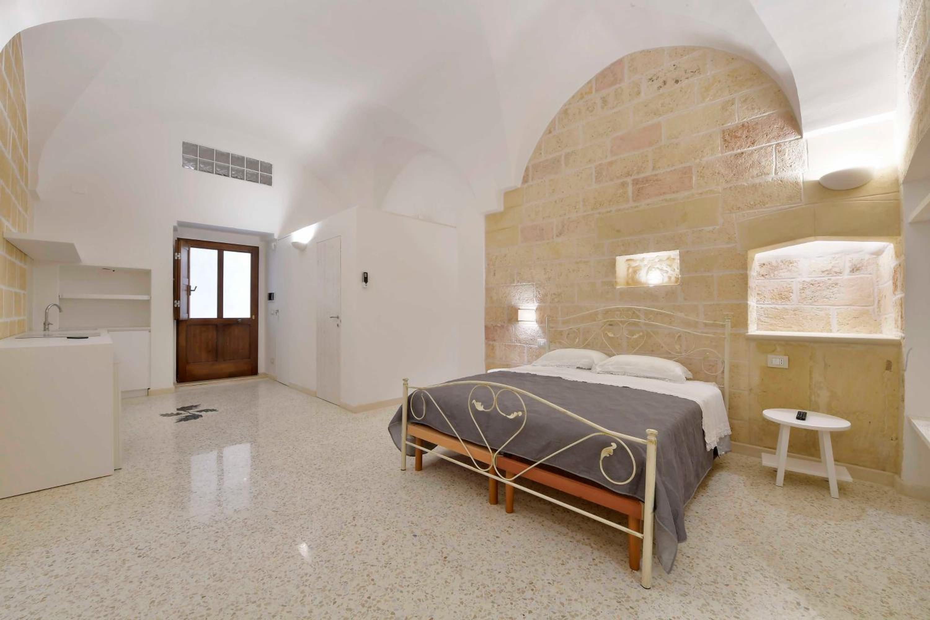 One-Bedroom House photo 1