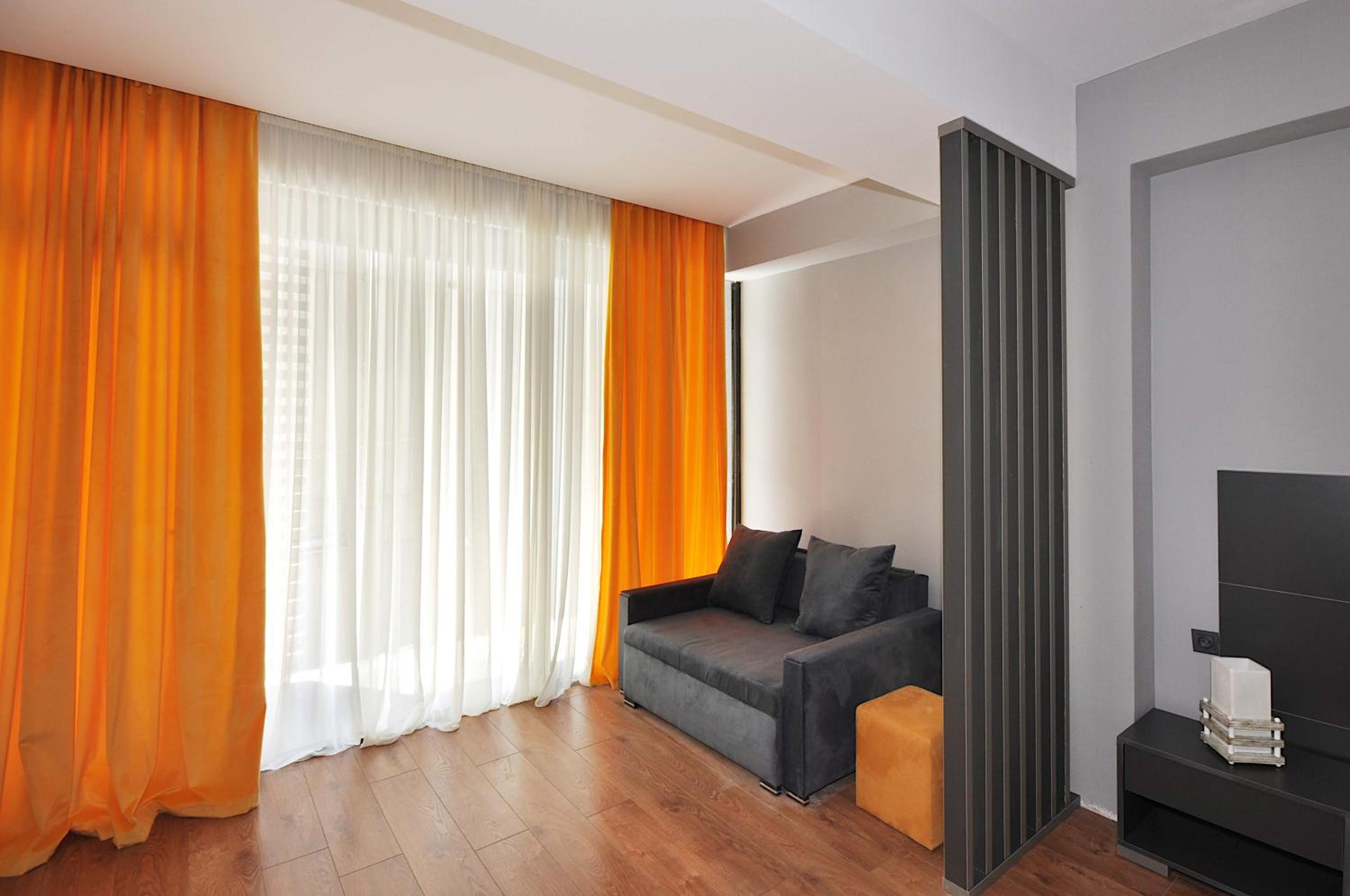 Deluxe Double Room with Balcony - Photo 4