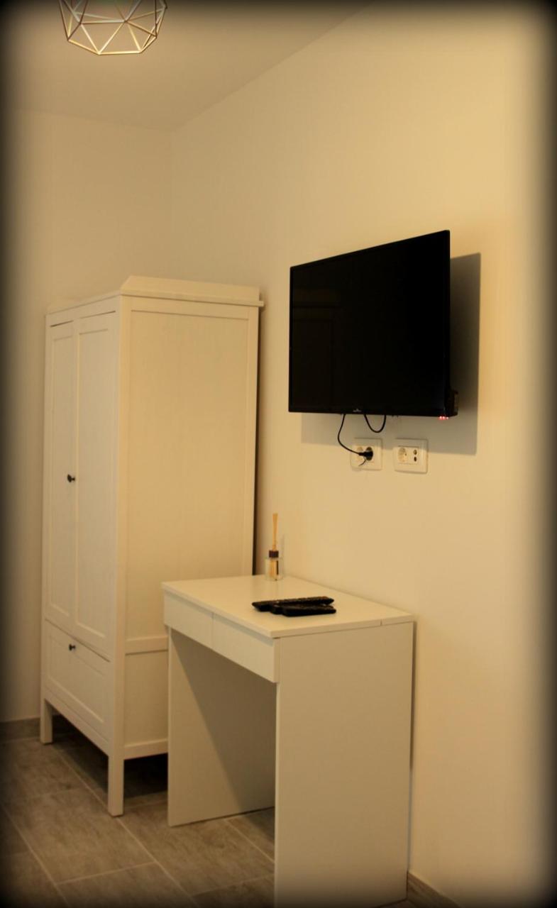 Studio Apartment photo 1